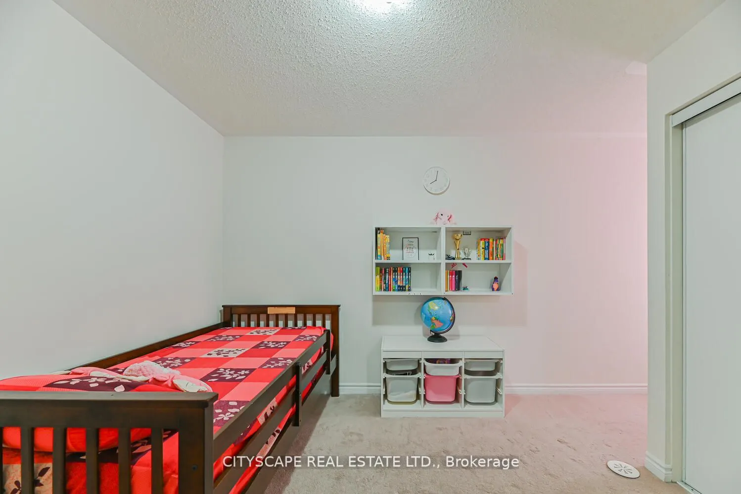 553 Pharo Point