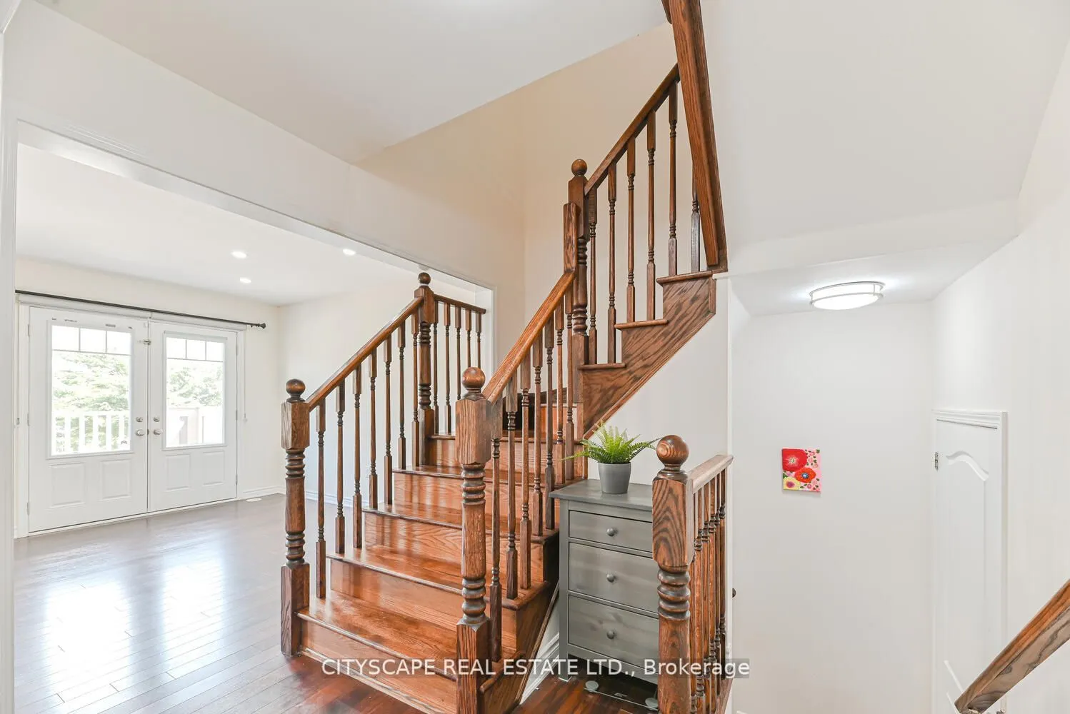 553 Pharo Point