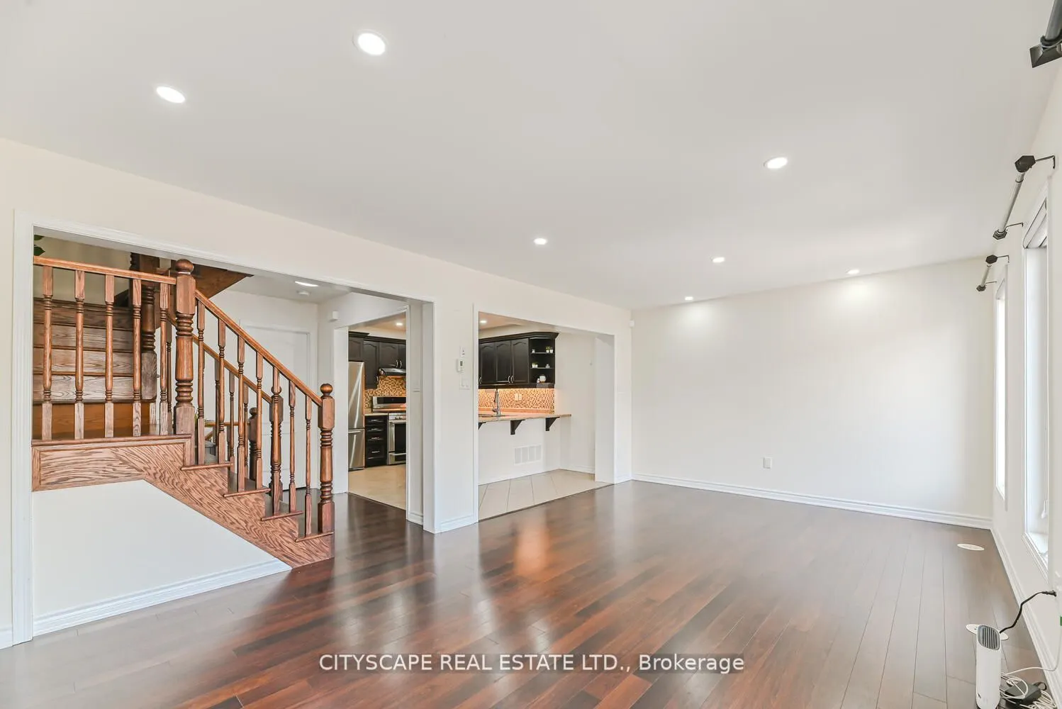 553 Pharo Point