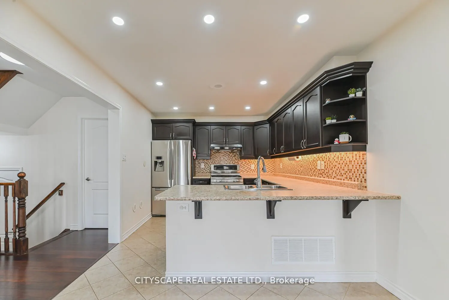 553 Pharo Point