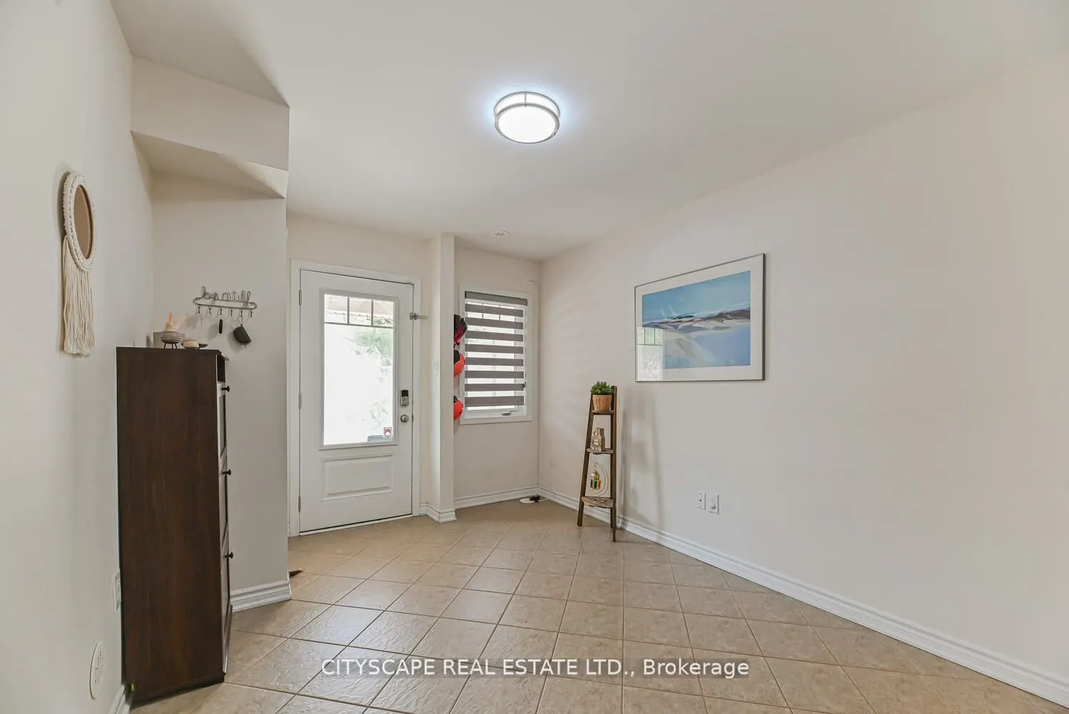 553 Pharo Point