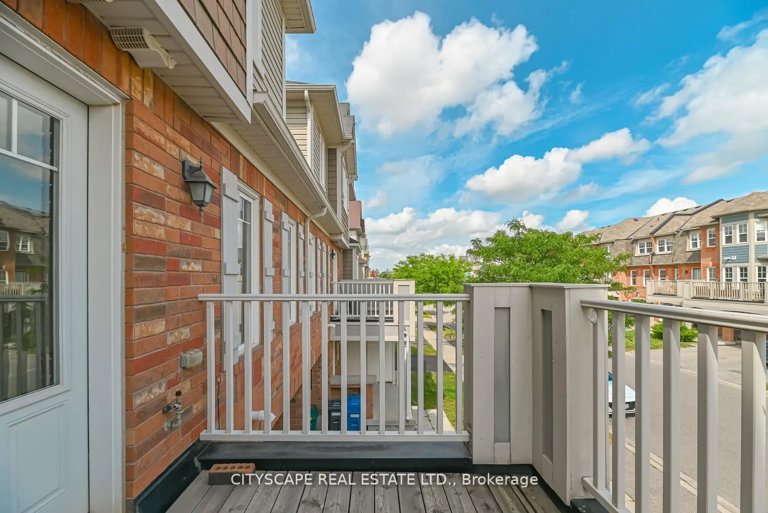 553 Pharo Point