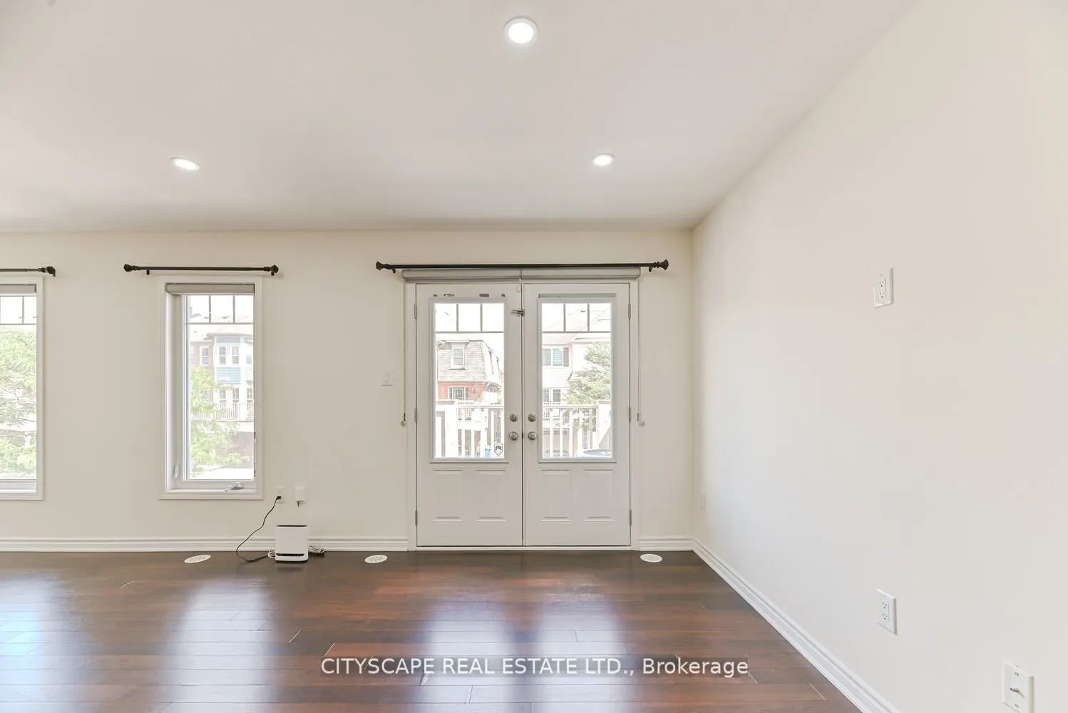 553 Pharo Point