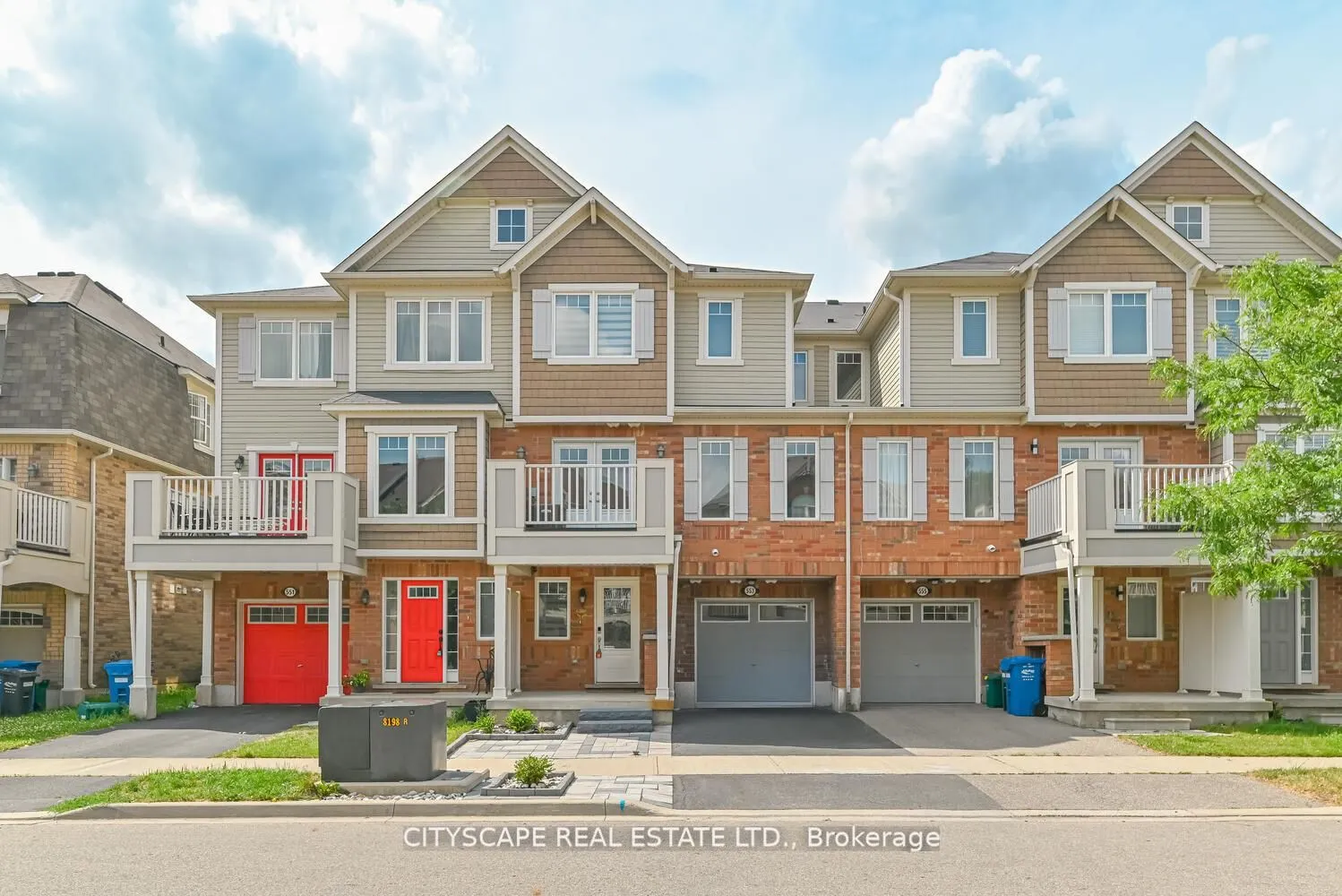 553 Pharo Point
