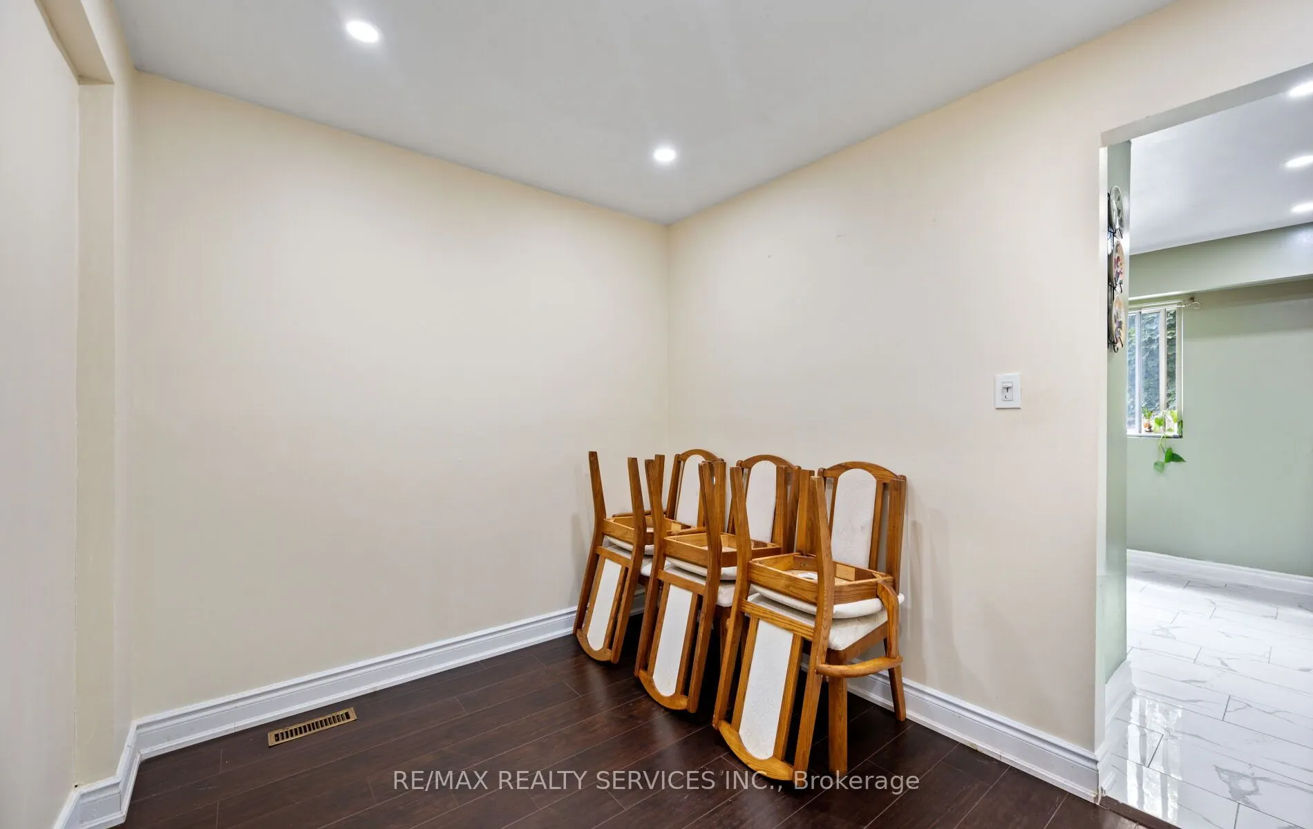 124 Baronwood Court, #124