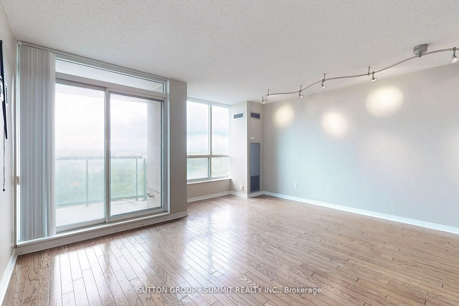 2565 Erin Centre Boulevard, #1203