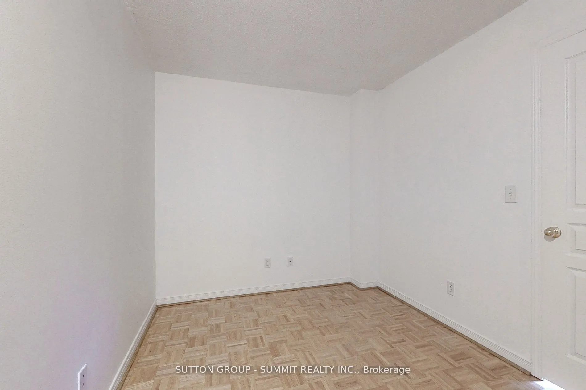 2565 Erin Centre Boulevard, #1203