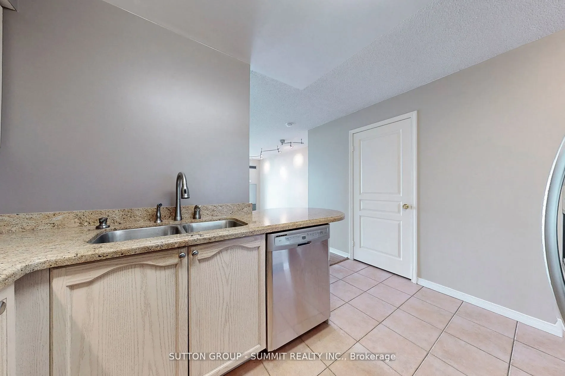 2565 Erin Centre Boulevard, #1203