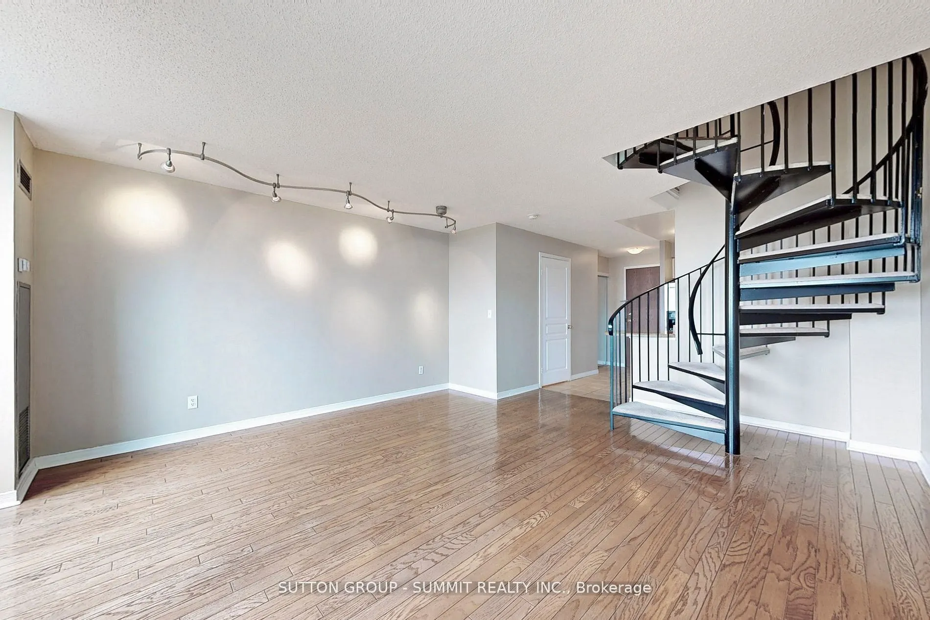 2565 Erin Centre Boulevard, #1203