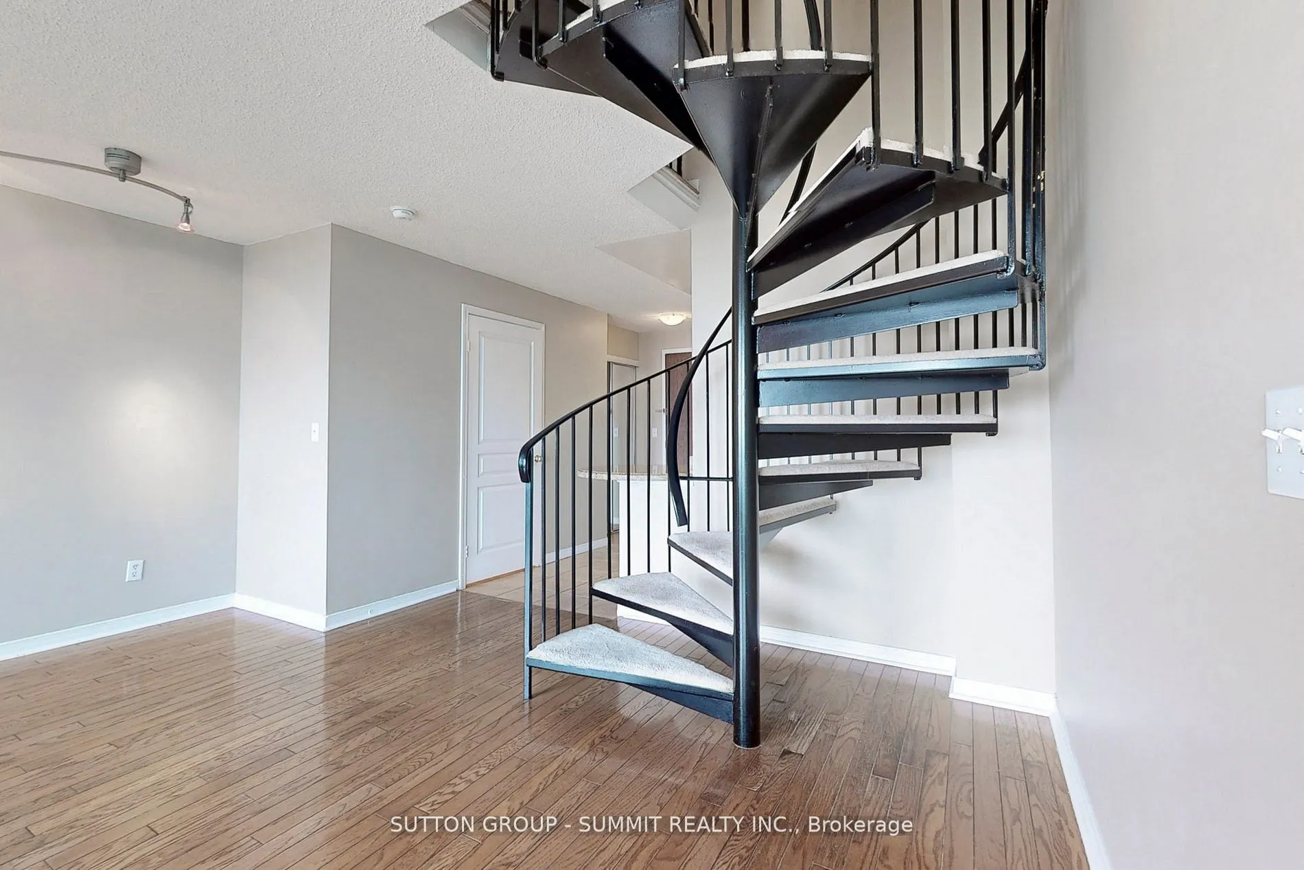 2565 Erin Centre Boulevard, #1203