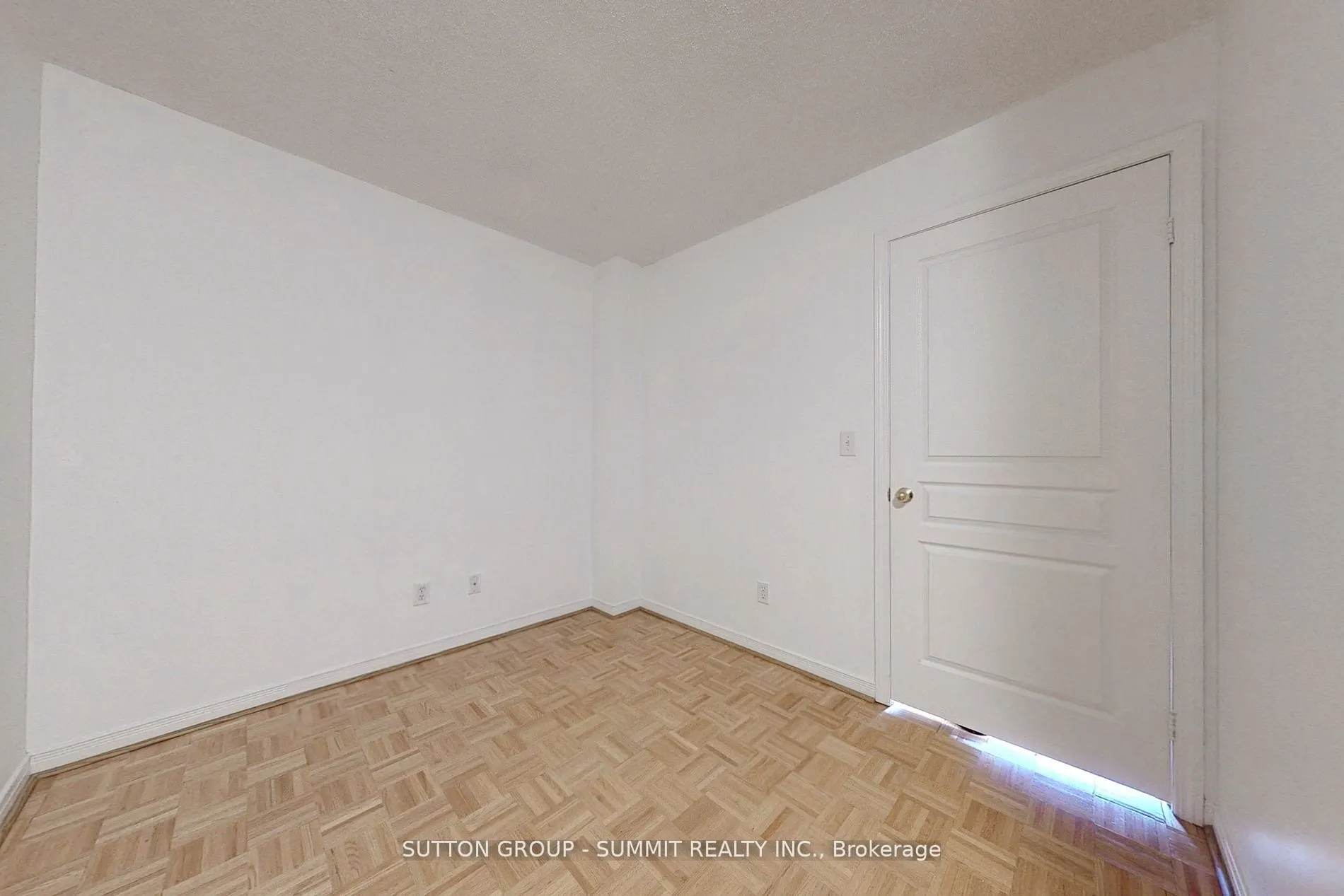 2565 Erin Centre Boulevard, #1203