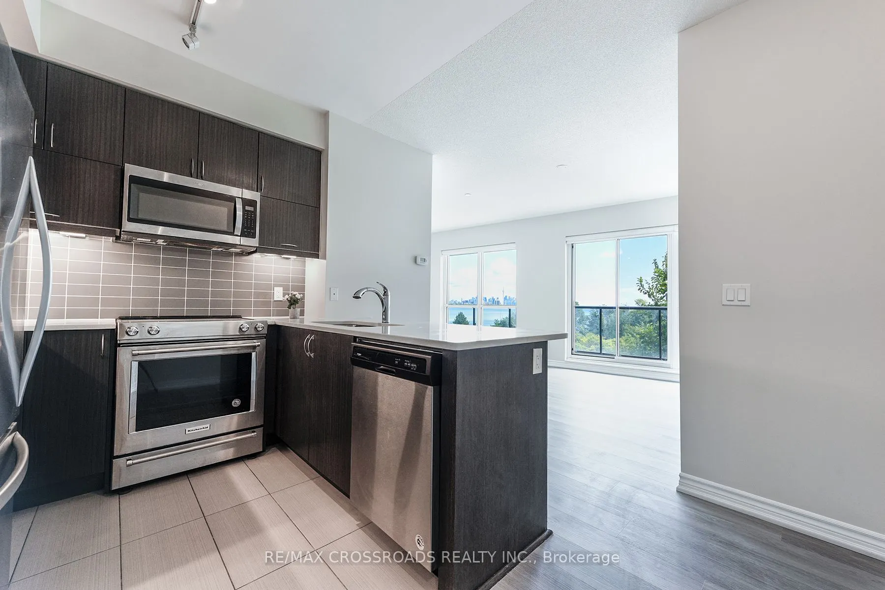 39 Annie Craig Drive, #216