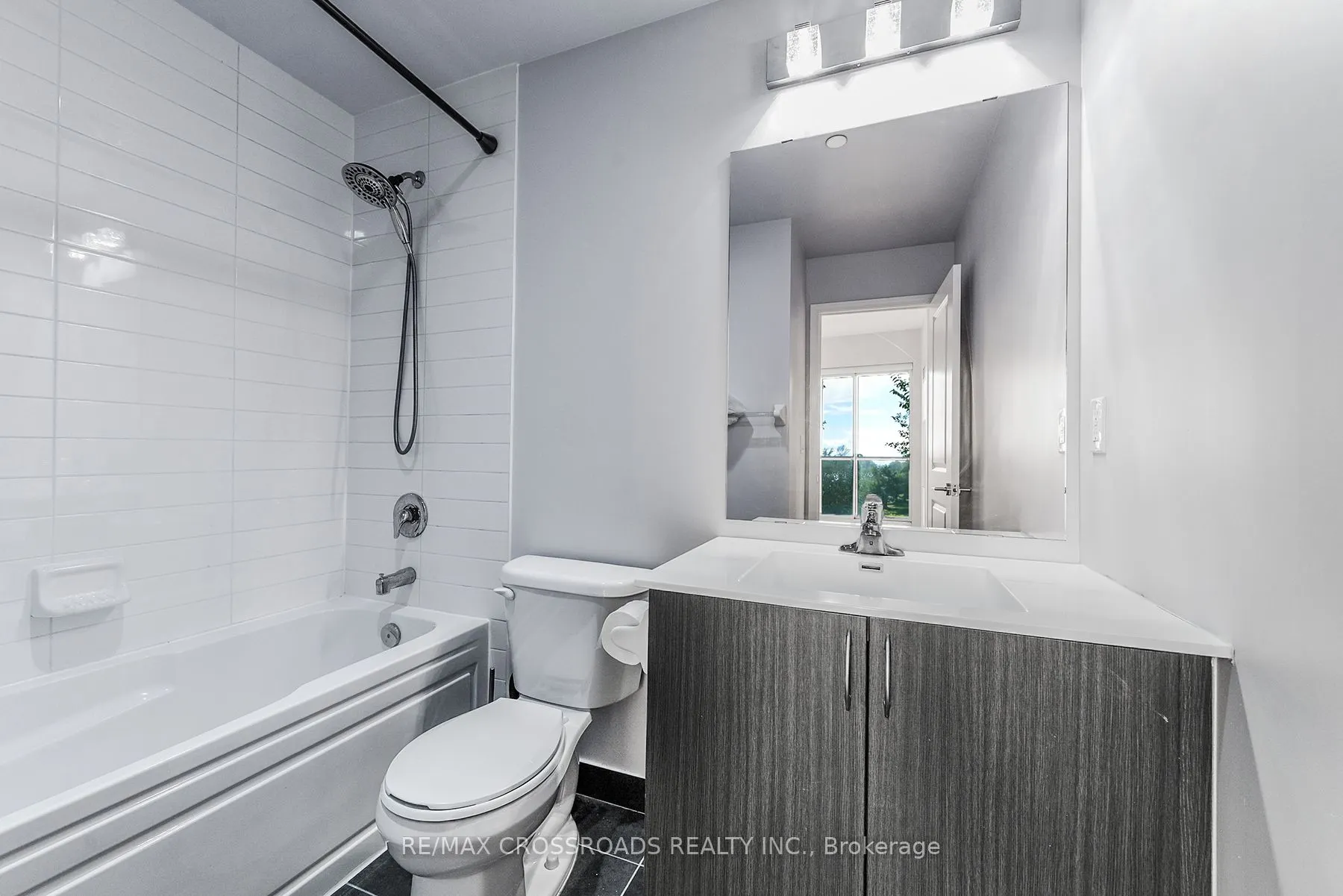 39 Annie Craig Drive, #216