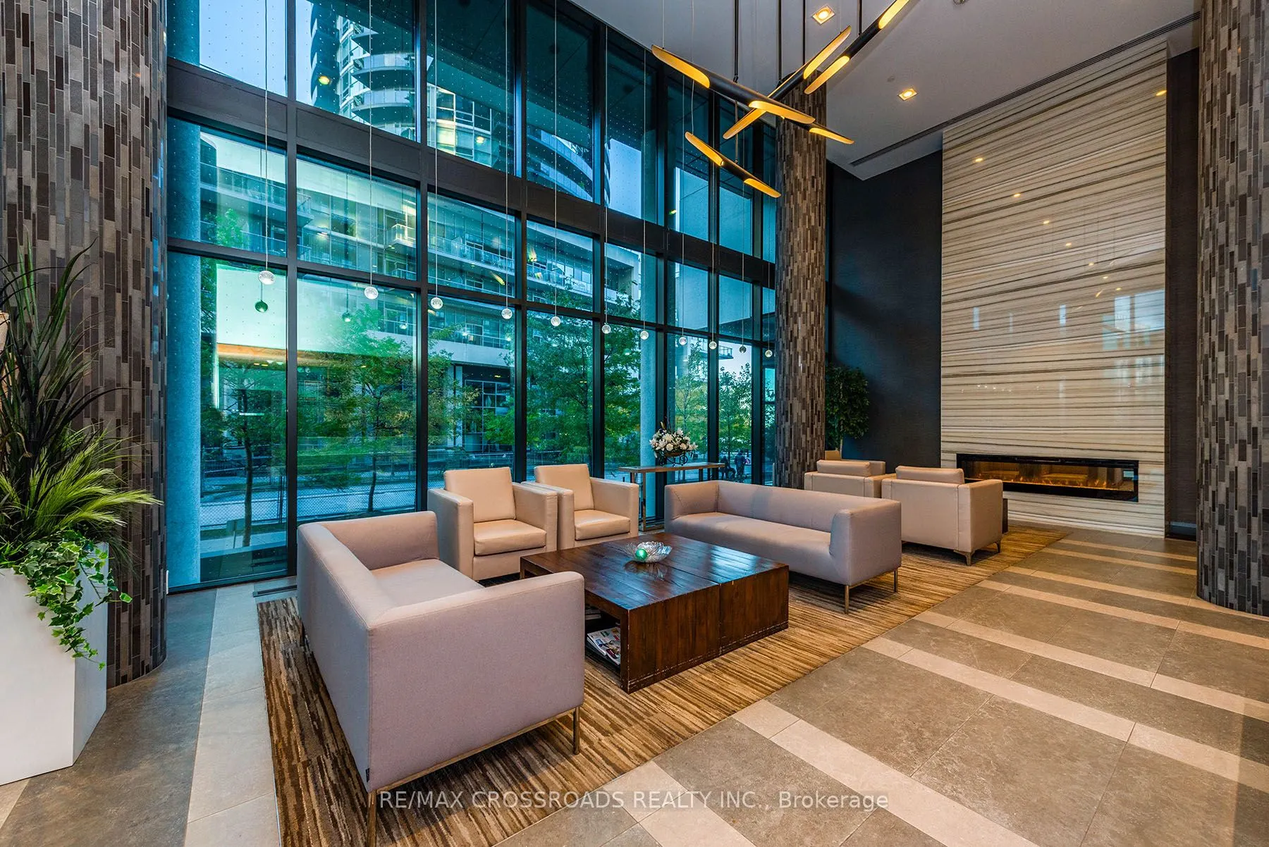 39 Annie Craig Drive, #216