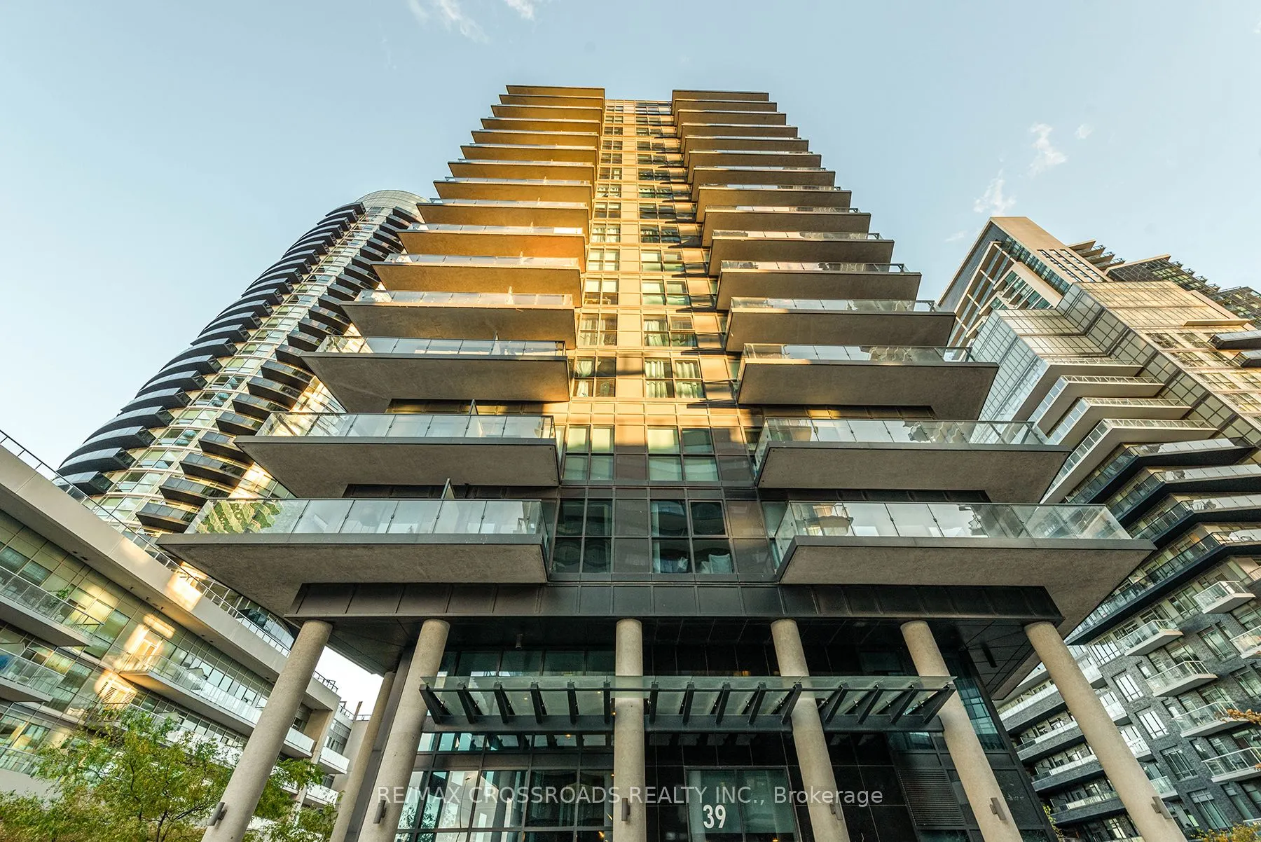 39 Annie Craig Drive, #216