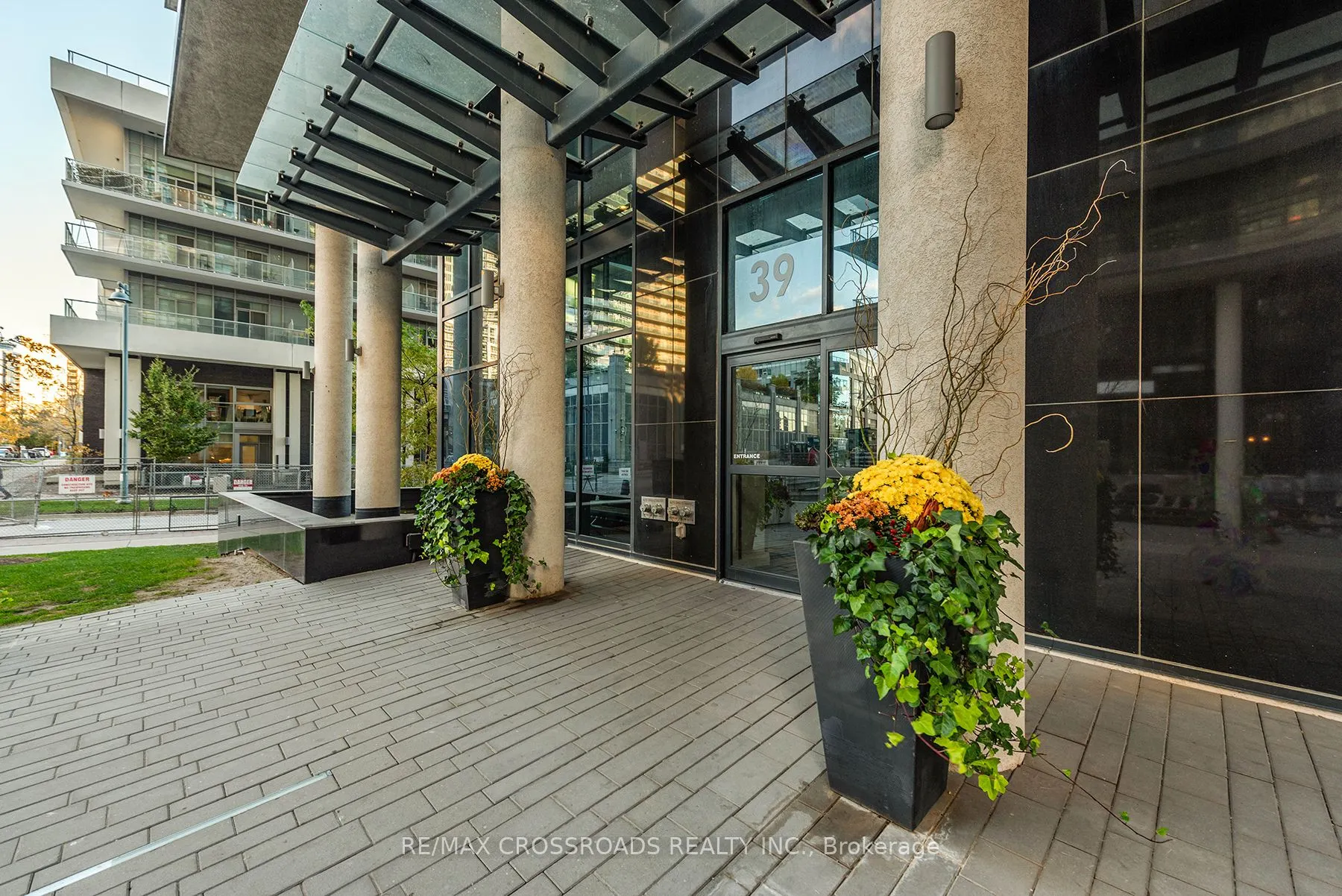 39 Annie Craig Drive, #216