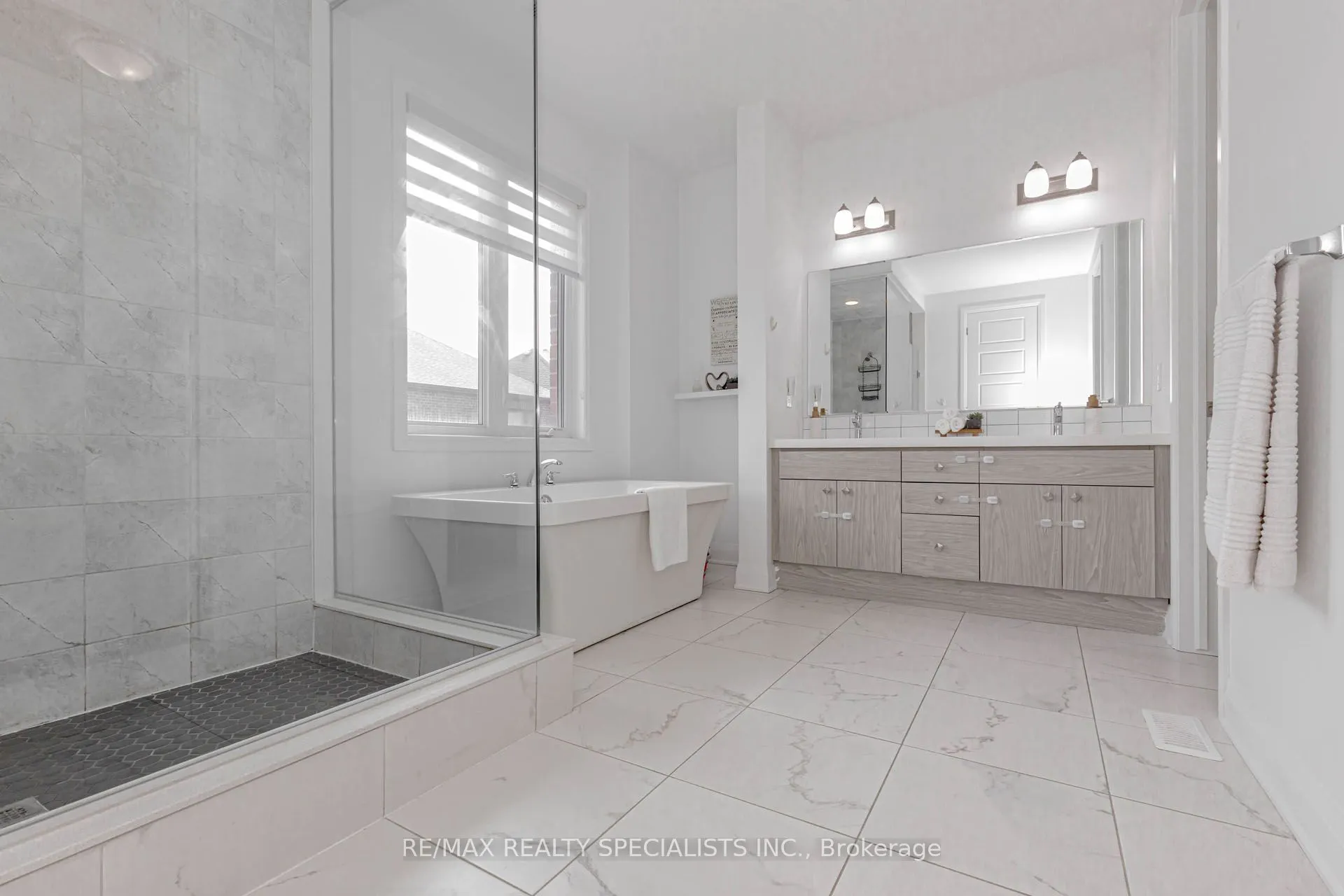 1411 Lobelia Crescent