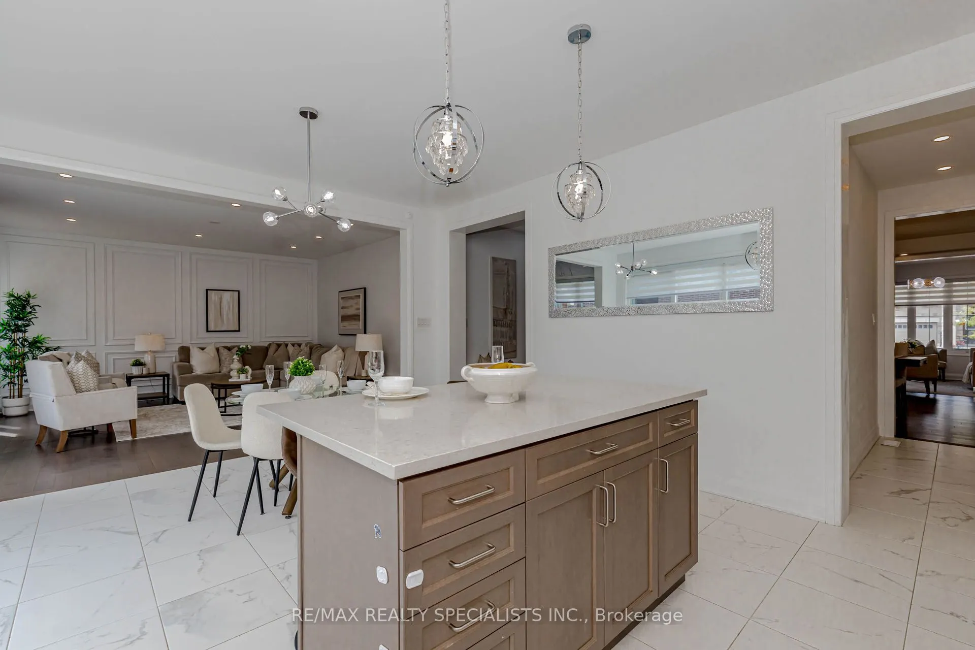 1411 Lobelia Crescent