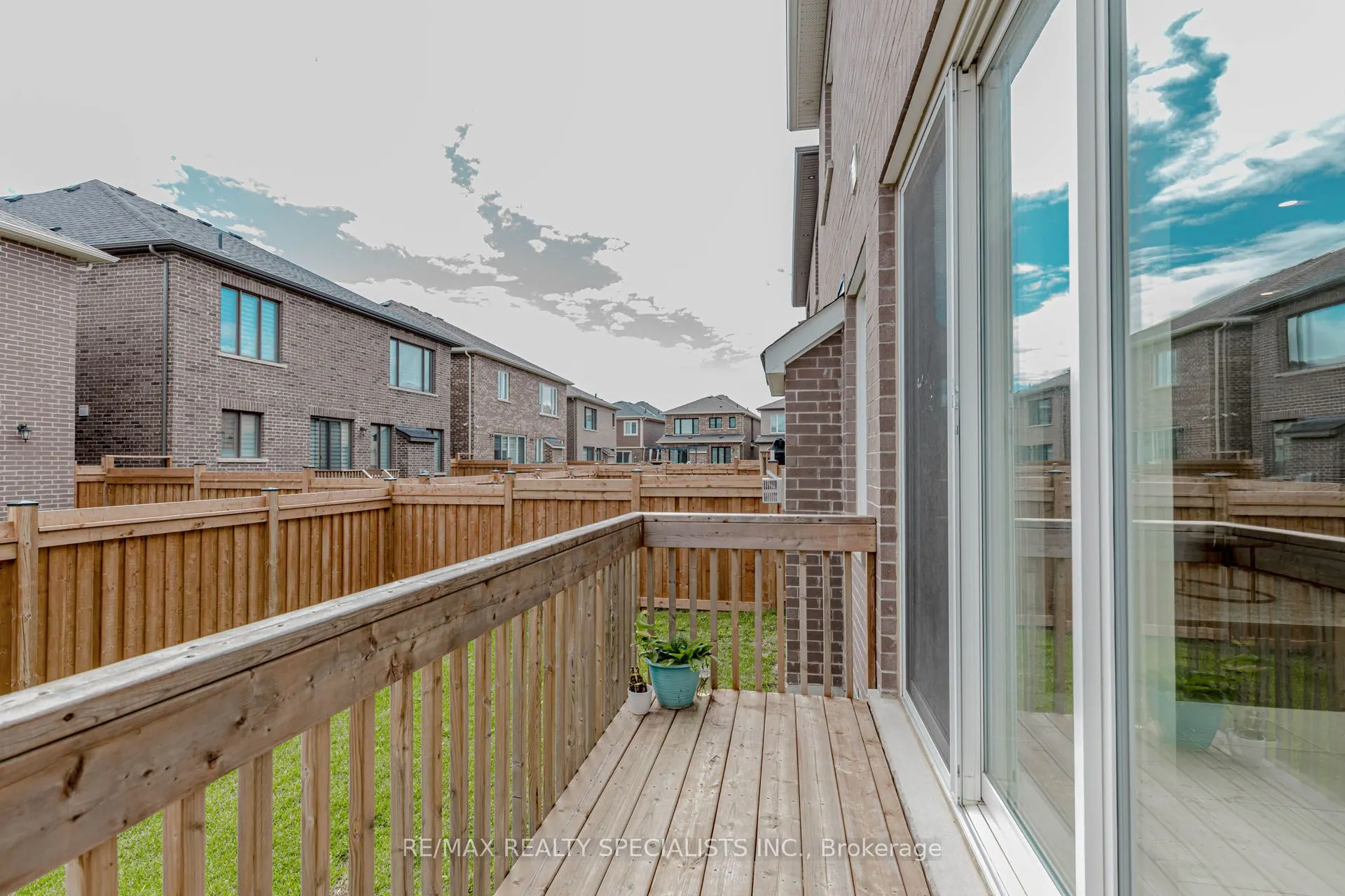 1411 Lobelia Crescent