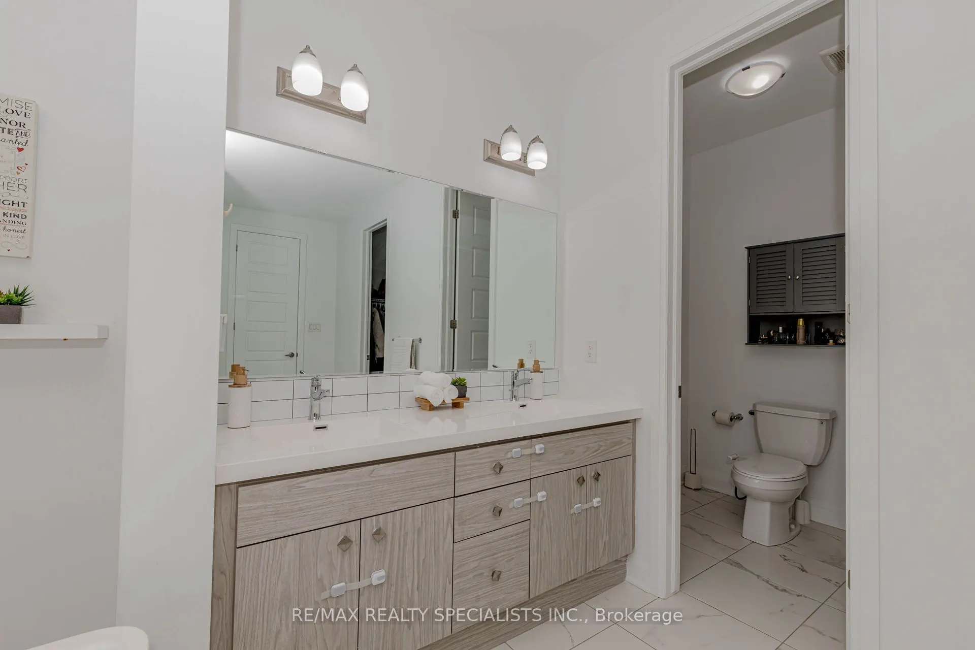 1411 Lobelia Crescent