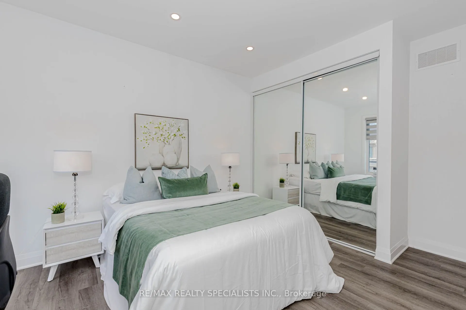 1411 Lobelia Crescent