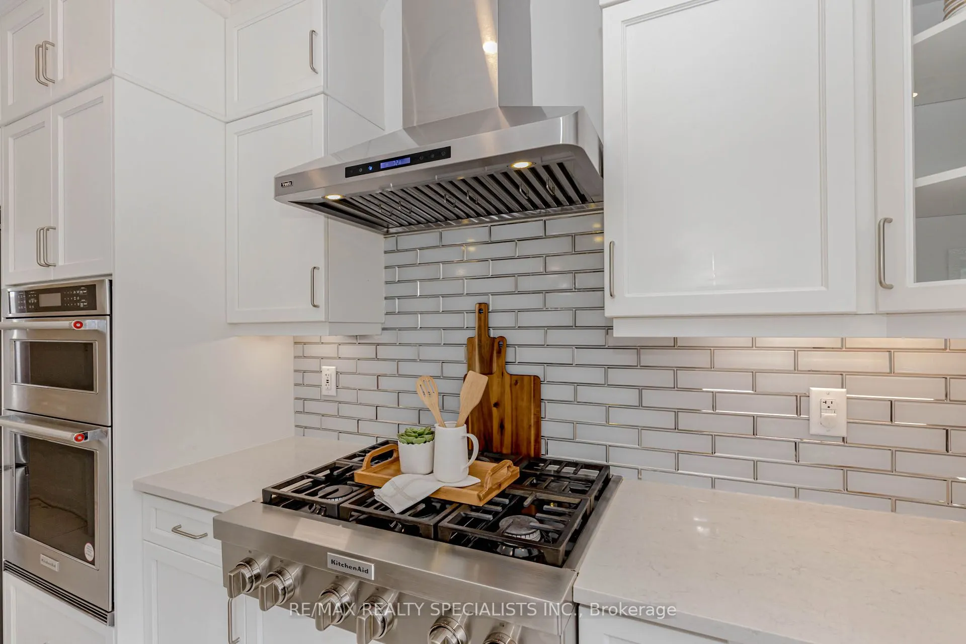 1411 Lobelia Crescent