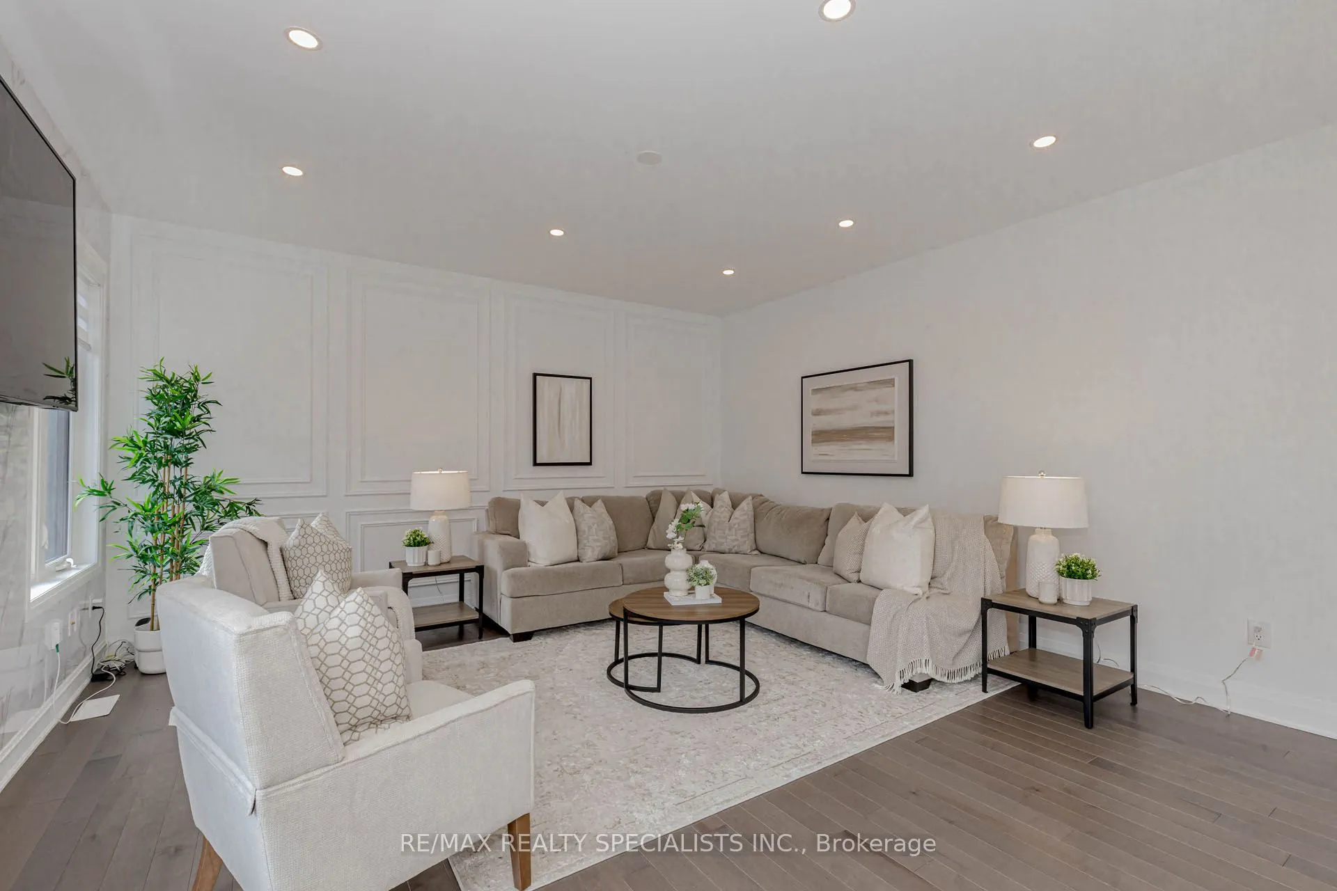 1411 Lobelia Crescent