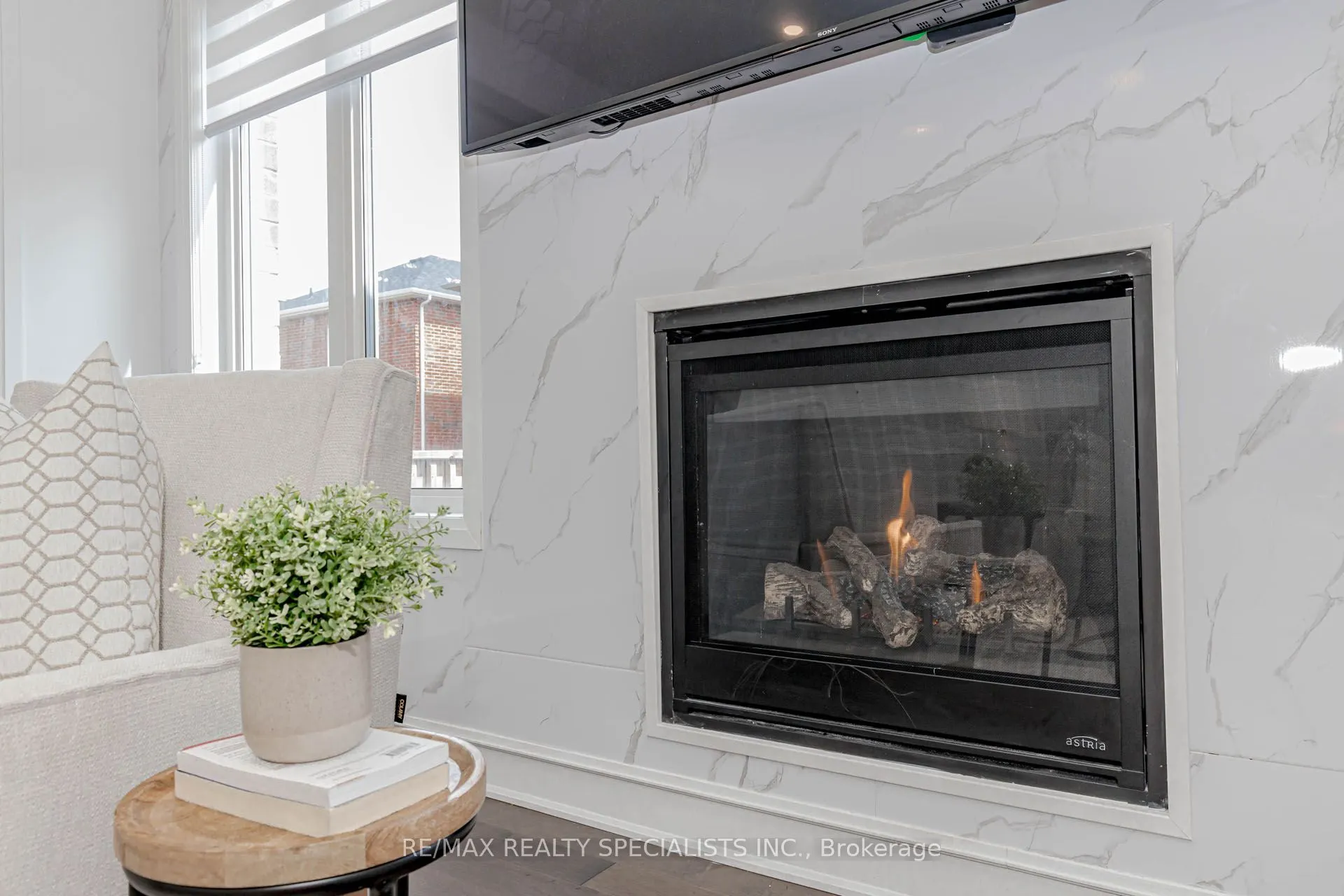 1411 Lobelia Crescent