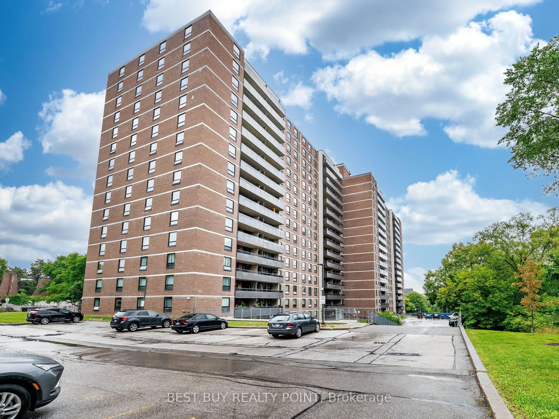 15 La Rose Avenue, #1007