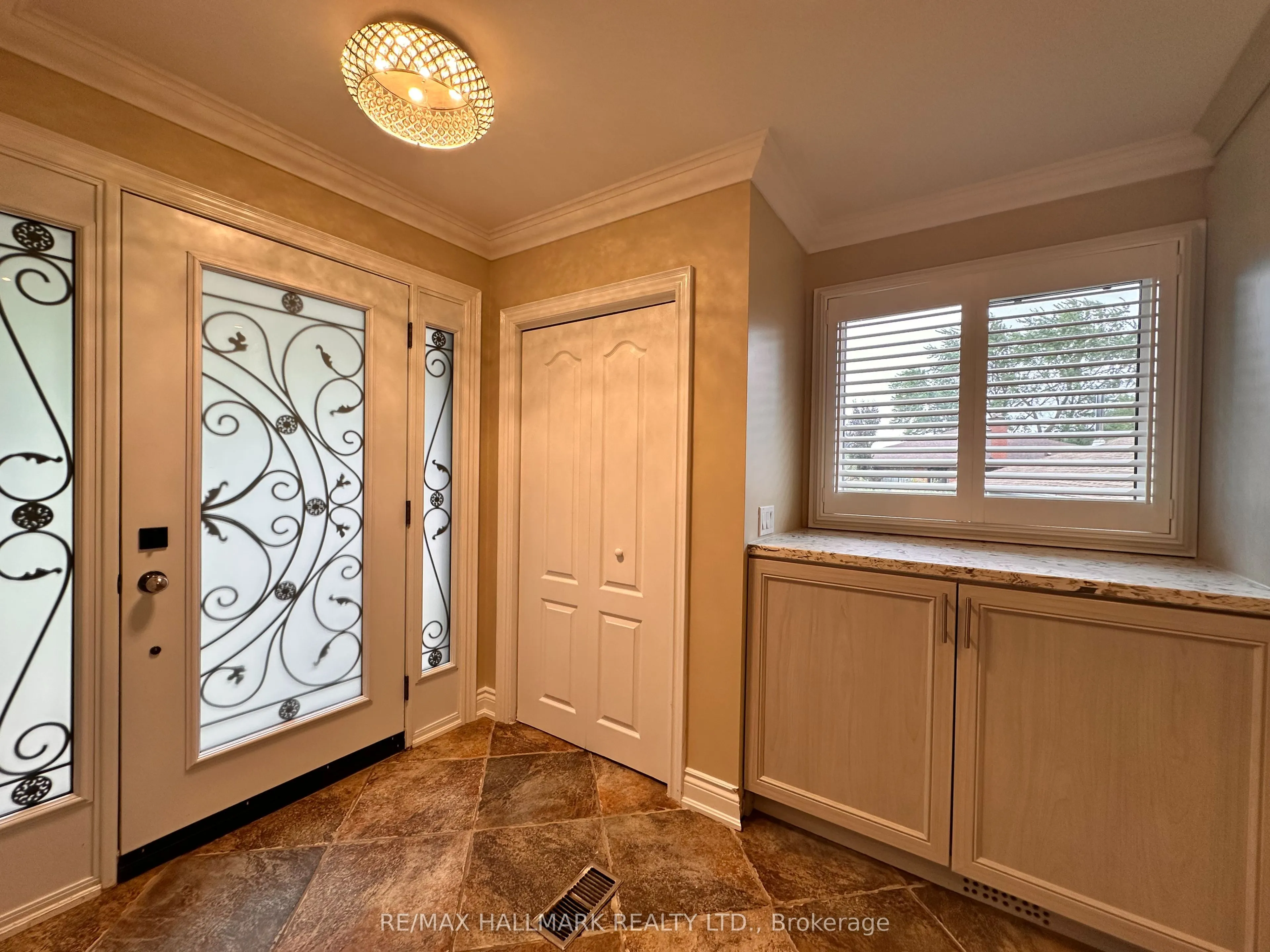 1198 Ingledene Drive