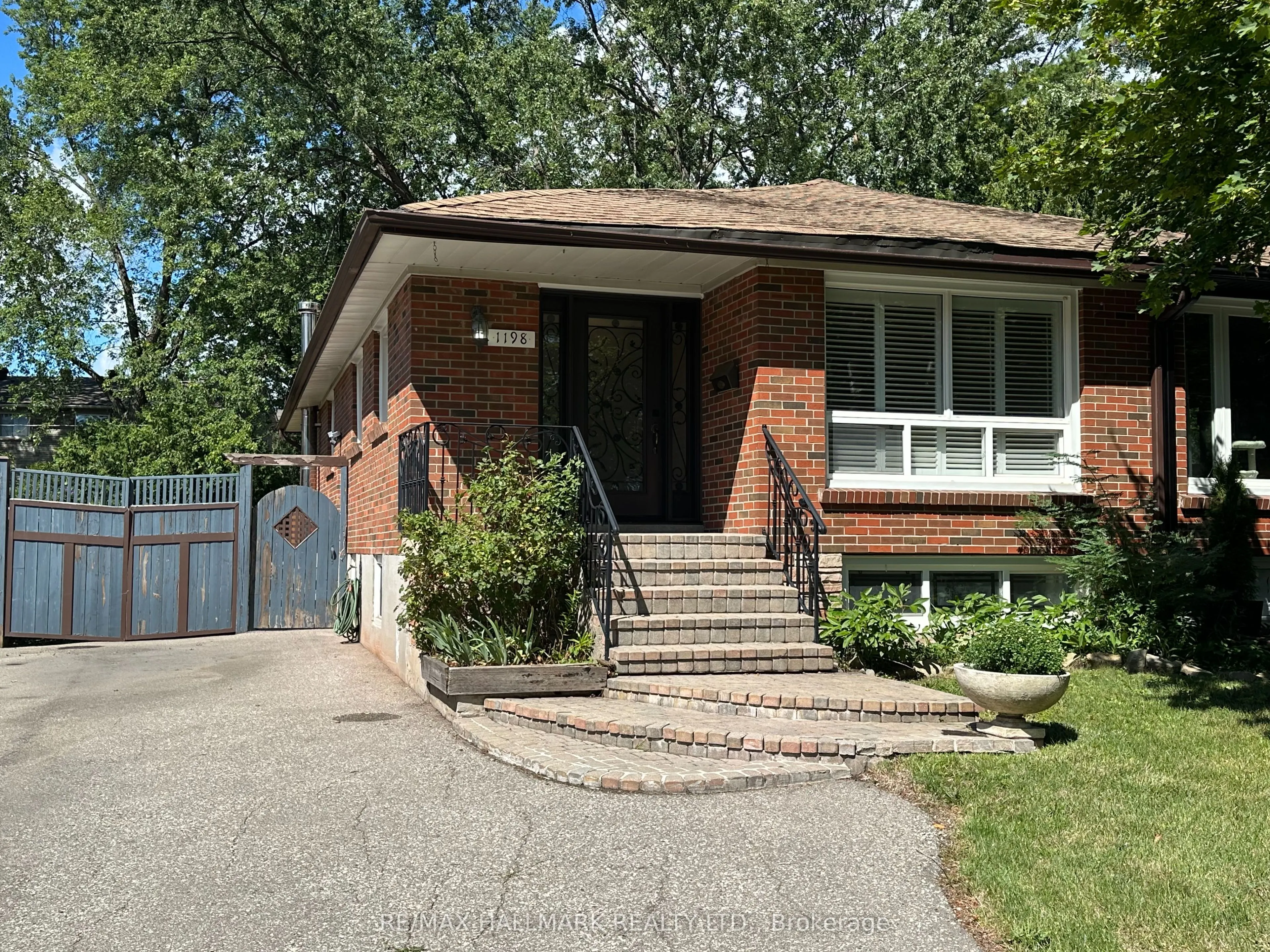 1198 Ingledene Drive