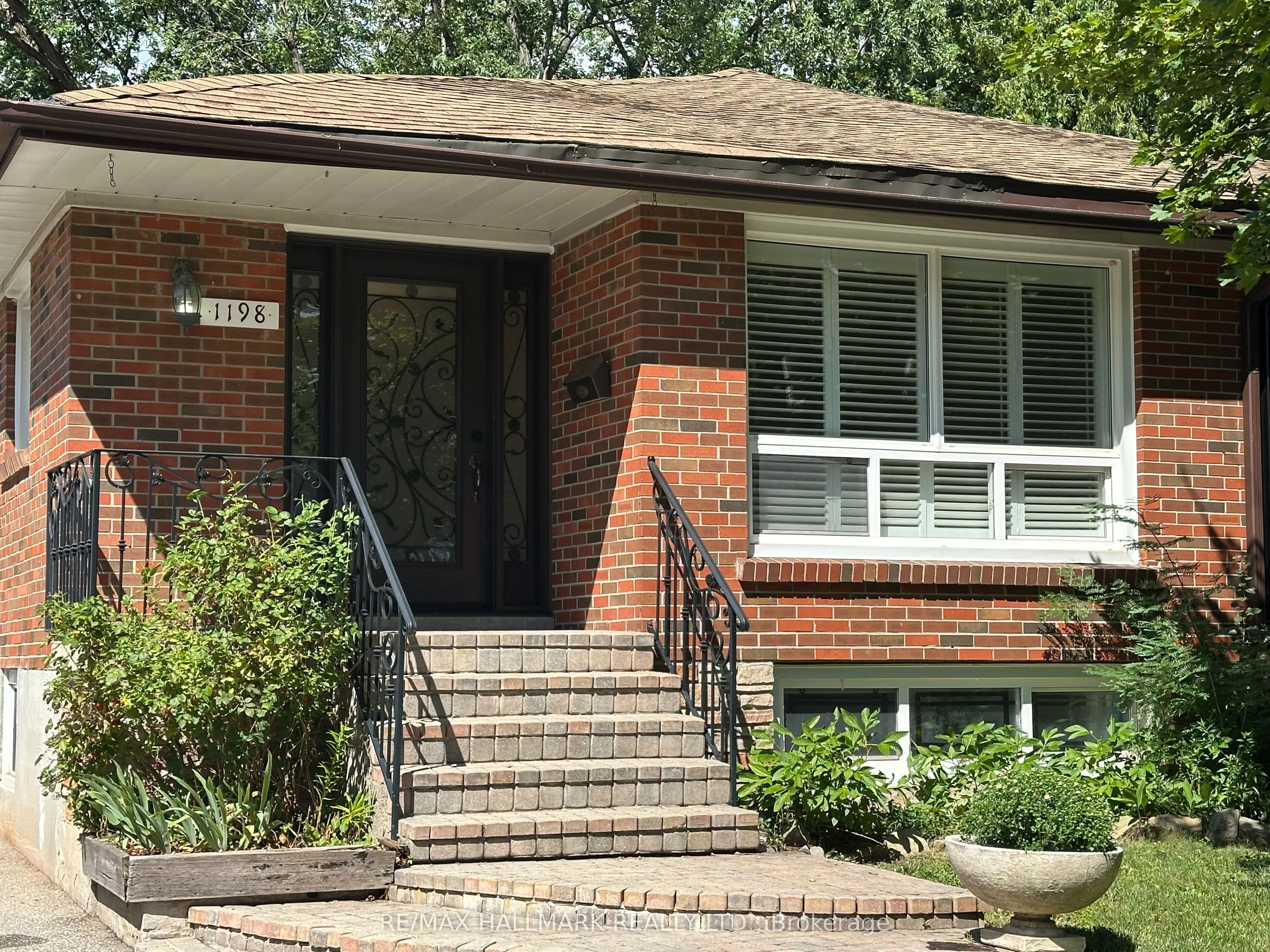 1198 Ingledene Drive