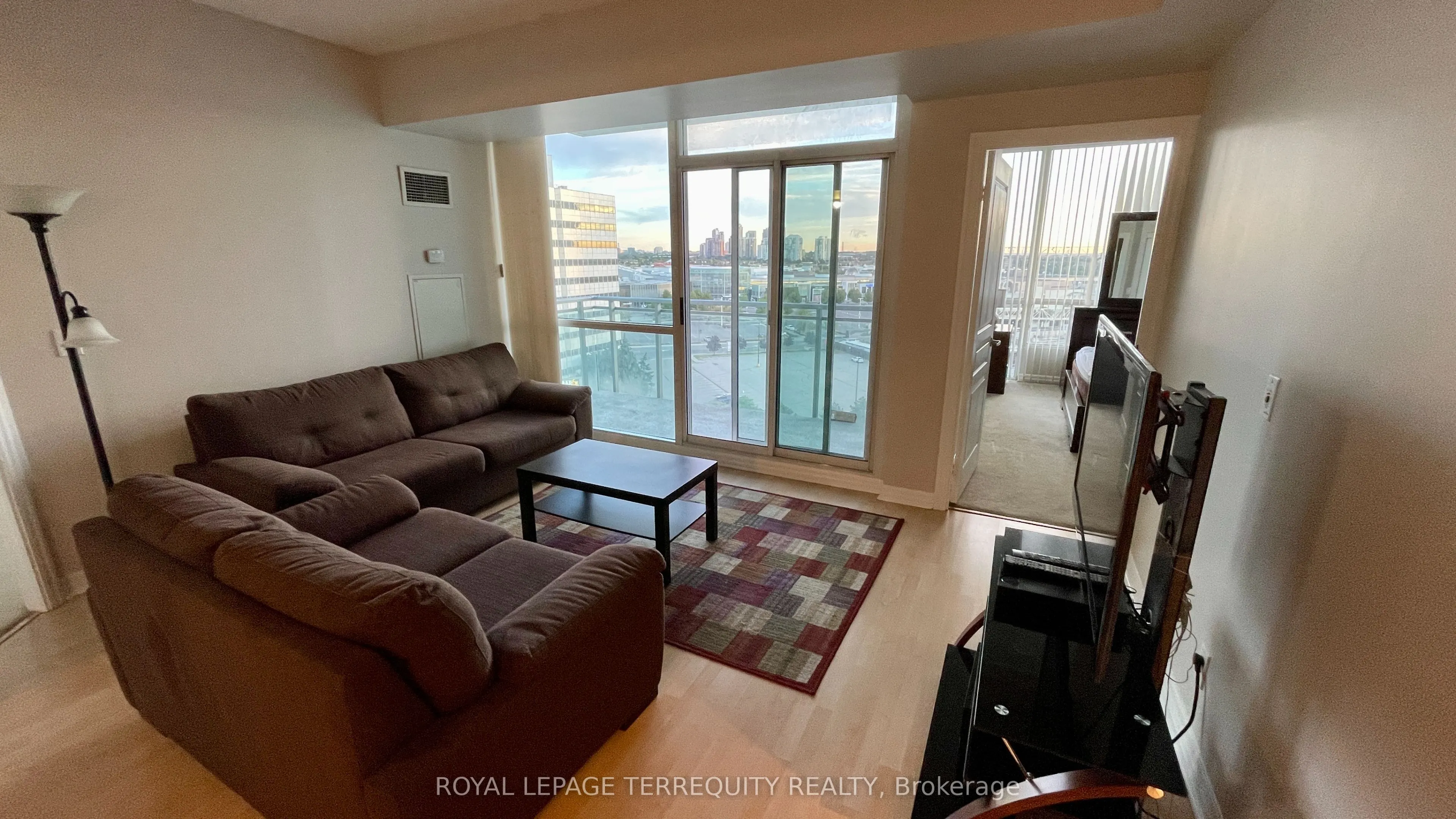 220 Burnhamthorpe Road W, #1003
