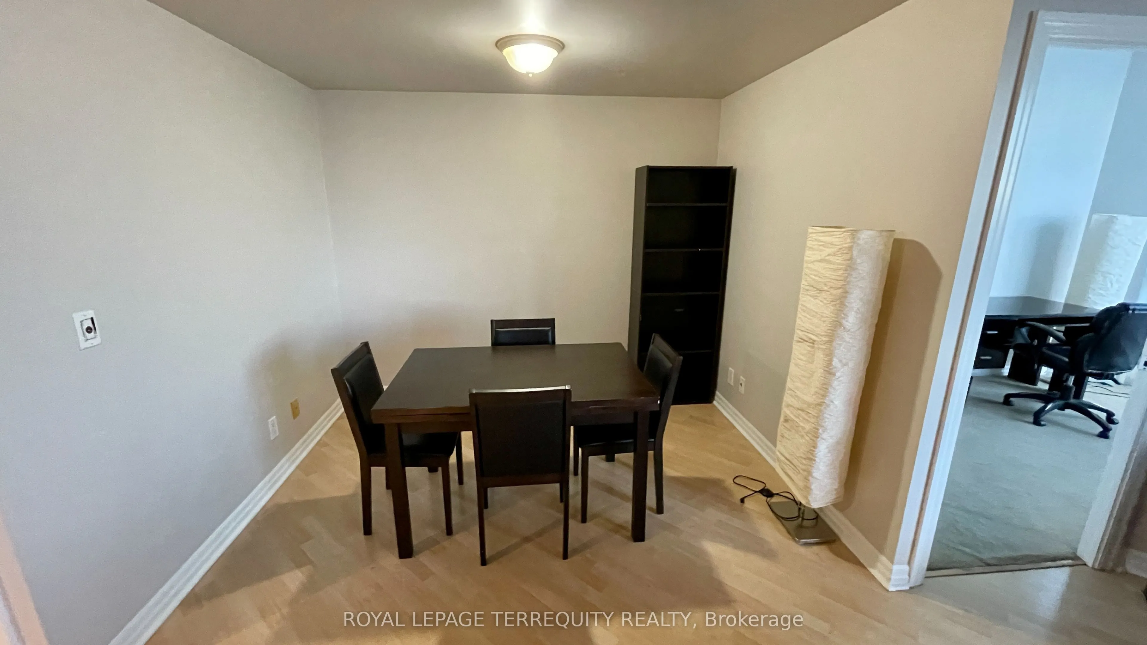 220 Burnhamthorpe Road W, #1003