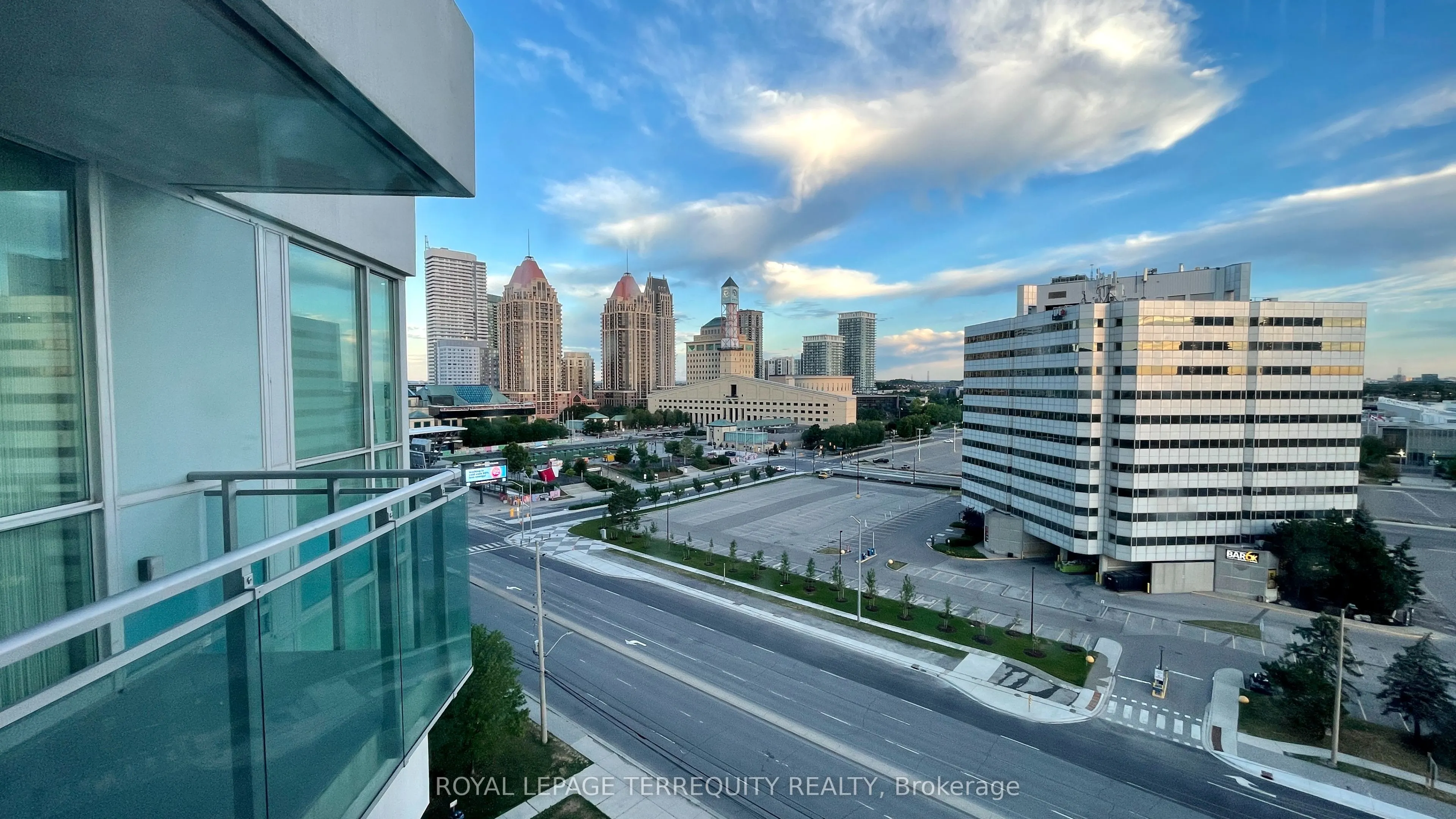 220 Burnhamthorpe Road W, #1003