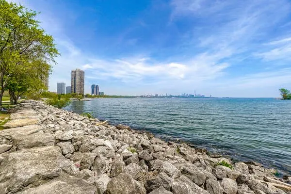 70 Annie Craig Drive, #4007