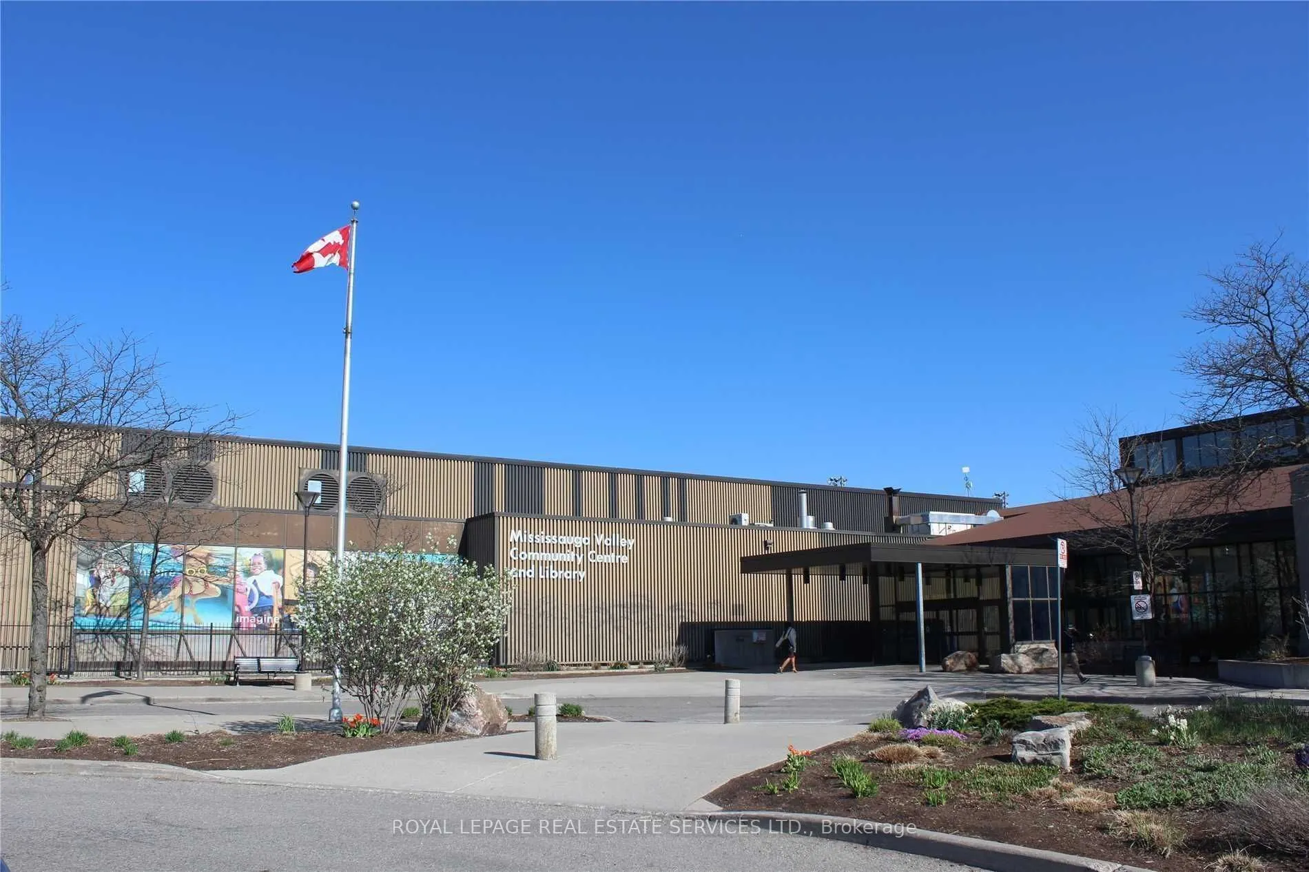 393 Mississauga Valley Boulevard