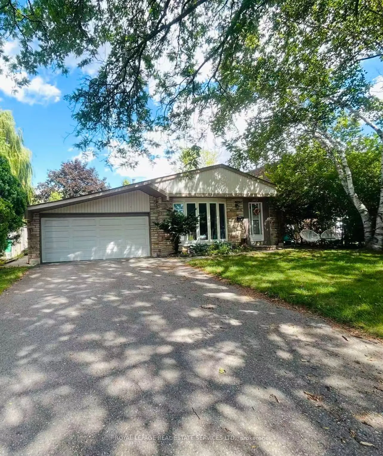 393 Mississauga Valley Boulevard