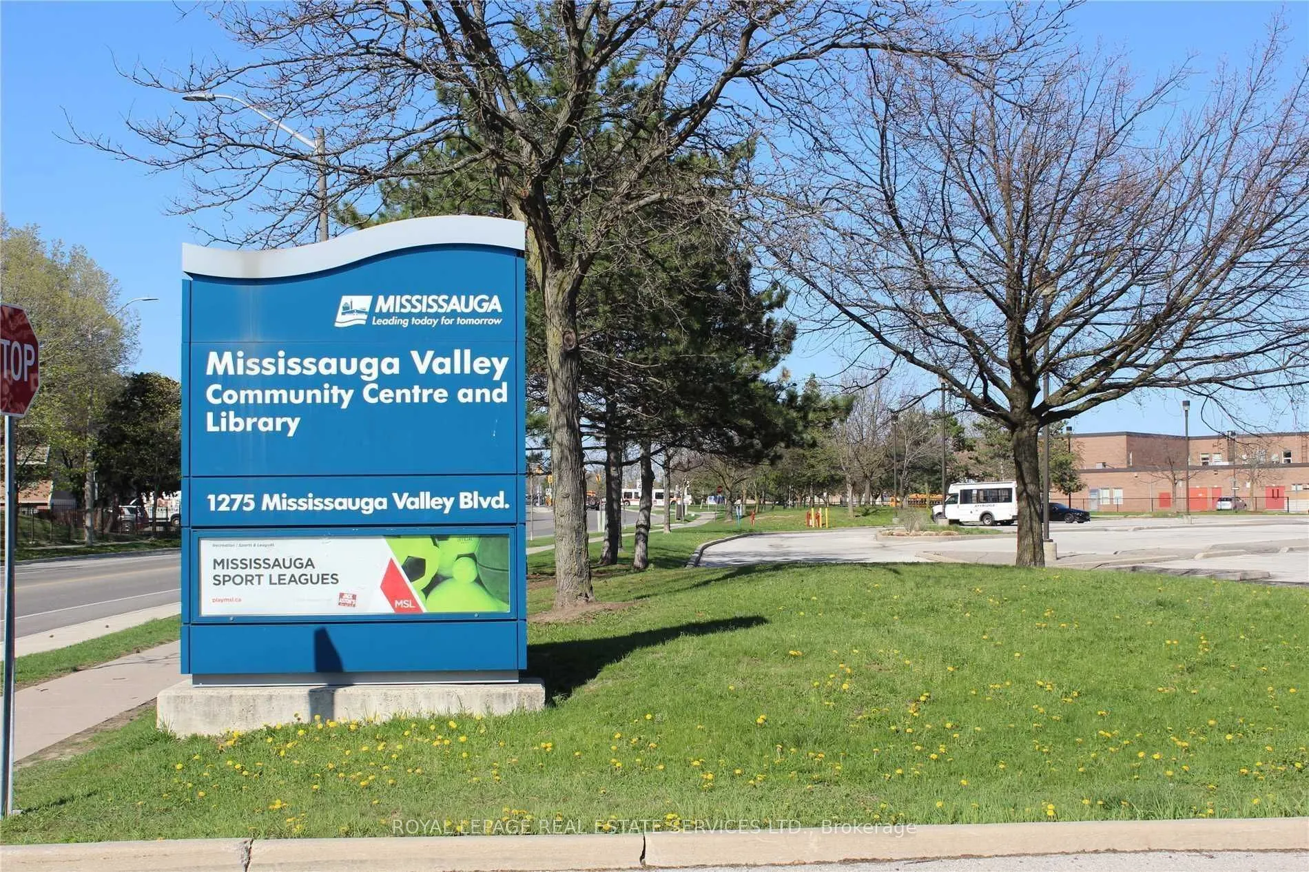 393 Mississauga Valley Boulevard