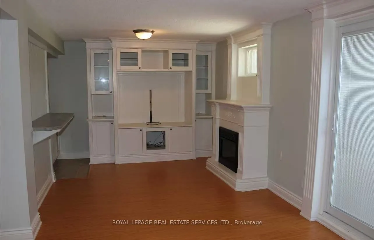 393 Mississauga Valley Boulevard
