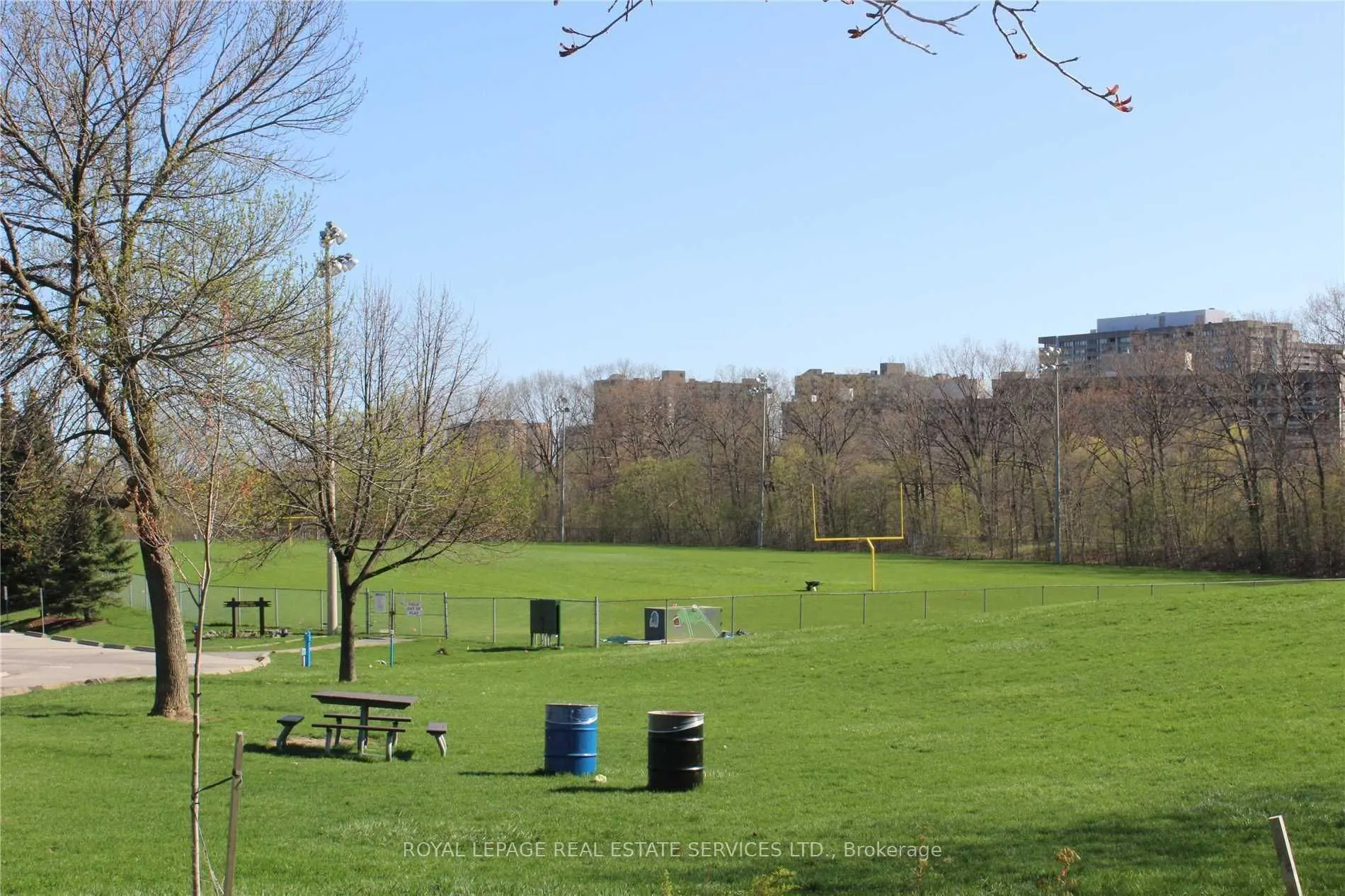 393 Mississauga Valley Boulevard