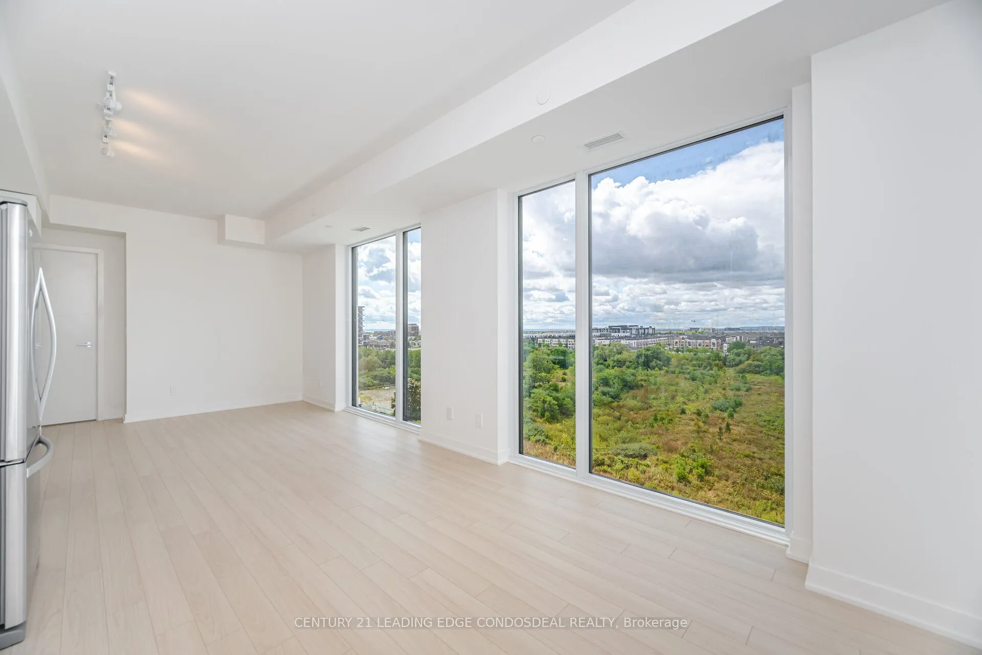 3079 Trafalgar Road, #803
