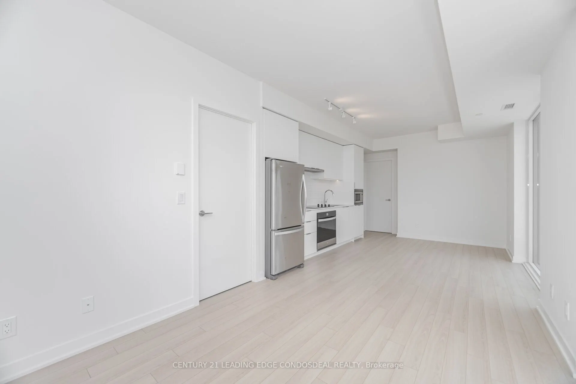 3079 Trafalgar Road, #803