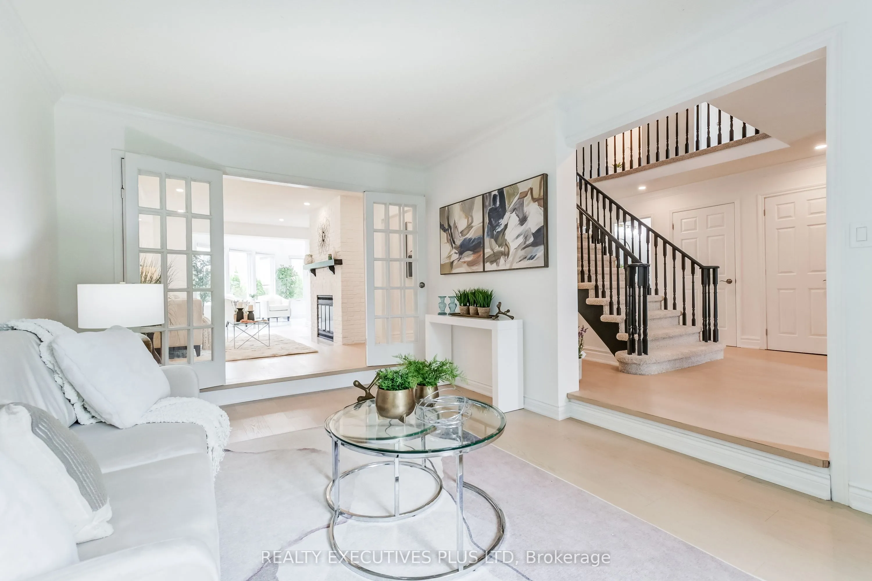 6982 Danton Promenade
