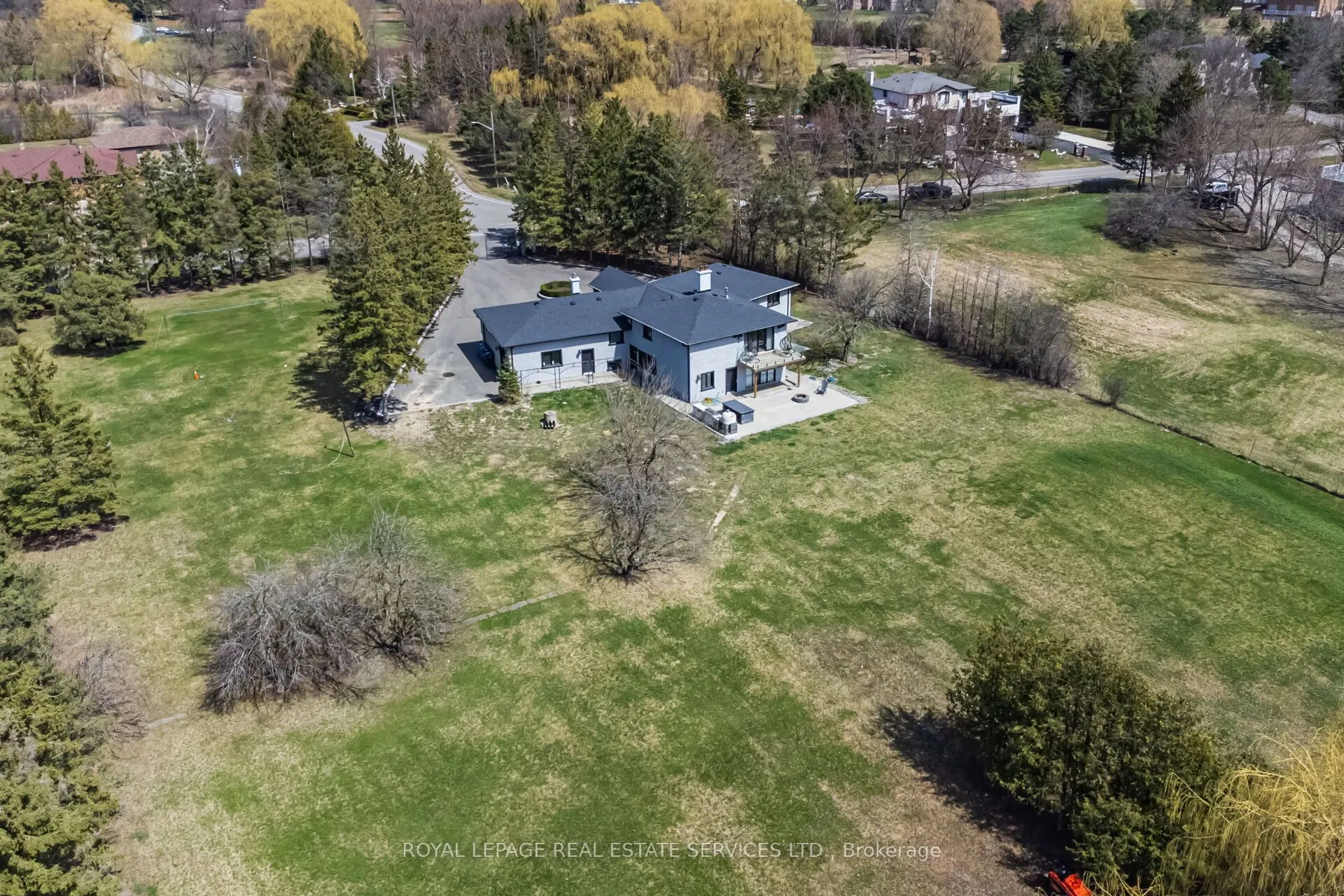 12 Julian Drive