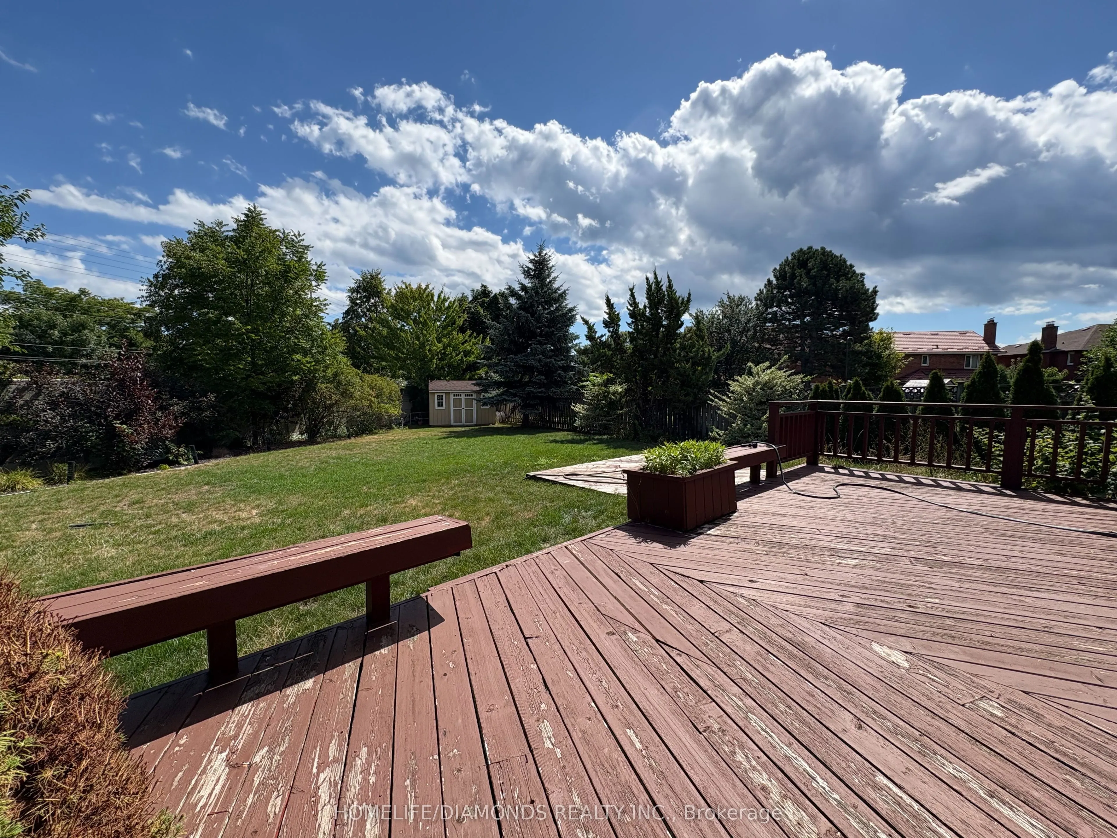 1401 Wakehurst Crescent
