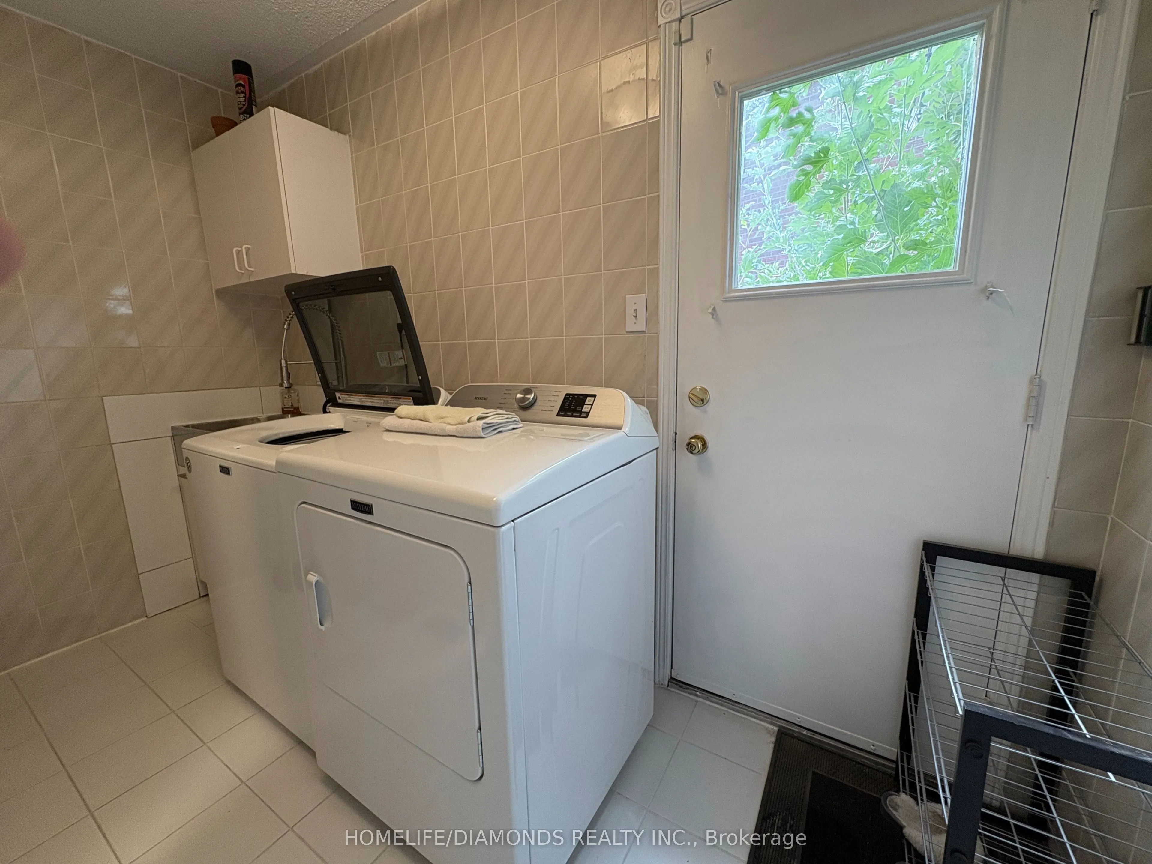 1401 Wakehurst Crescent
