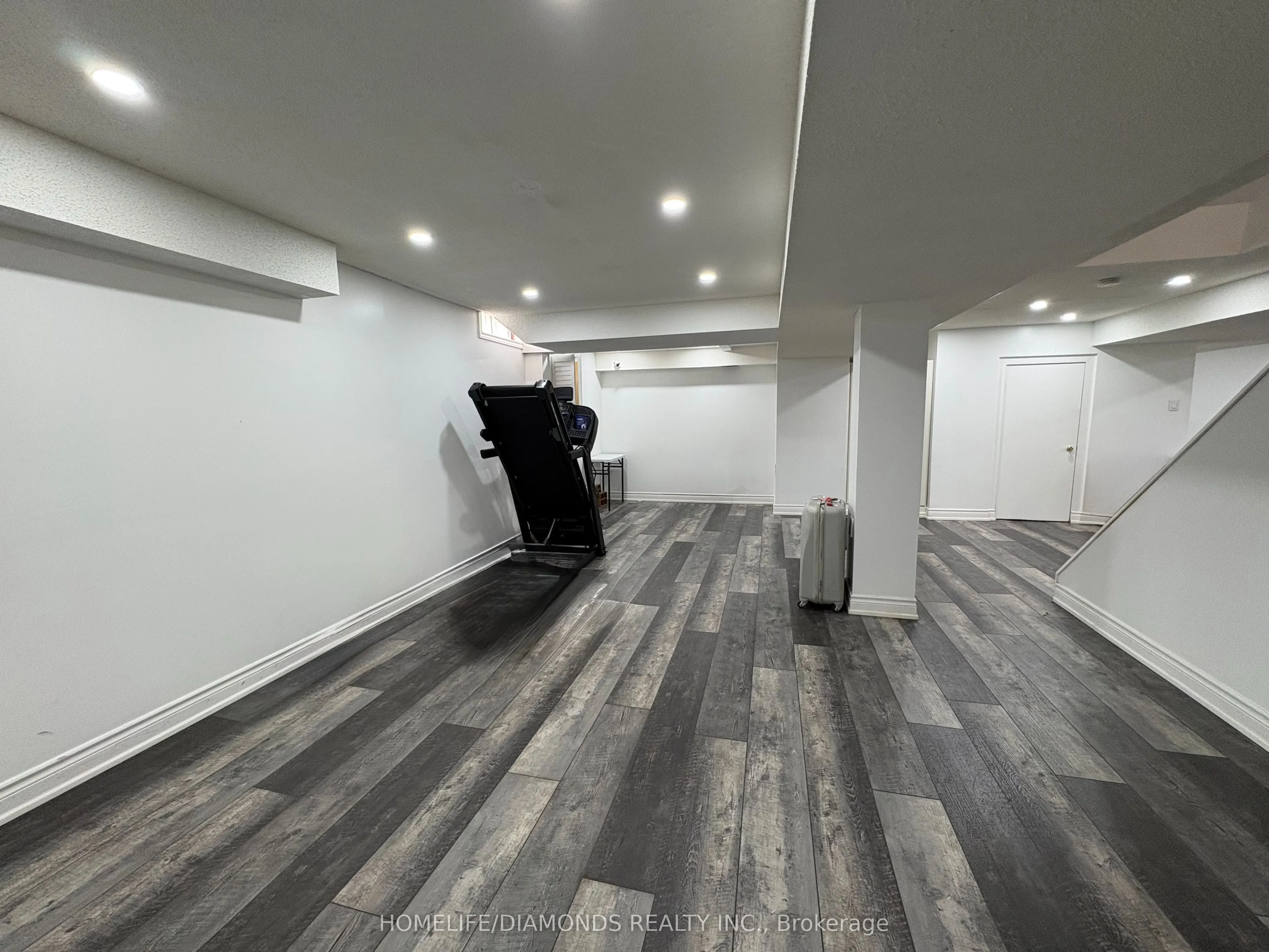 1401 Wakehurst Crescent
