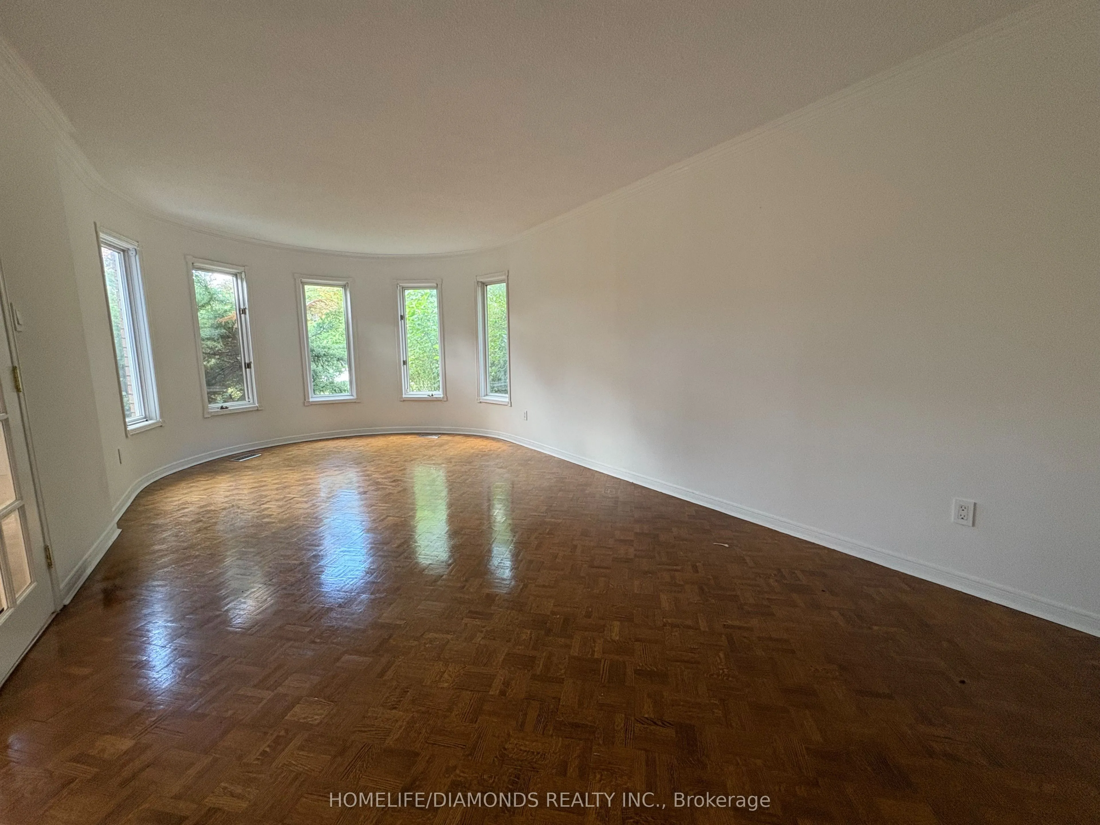 1401 Wakehurst Crescent