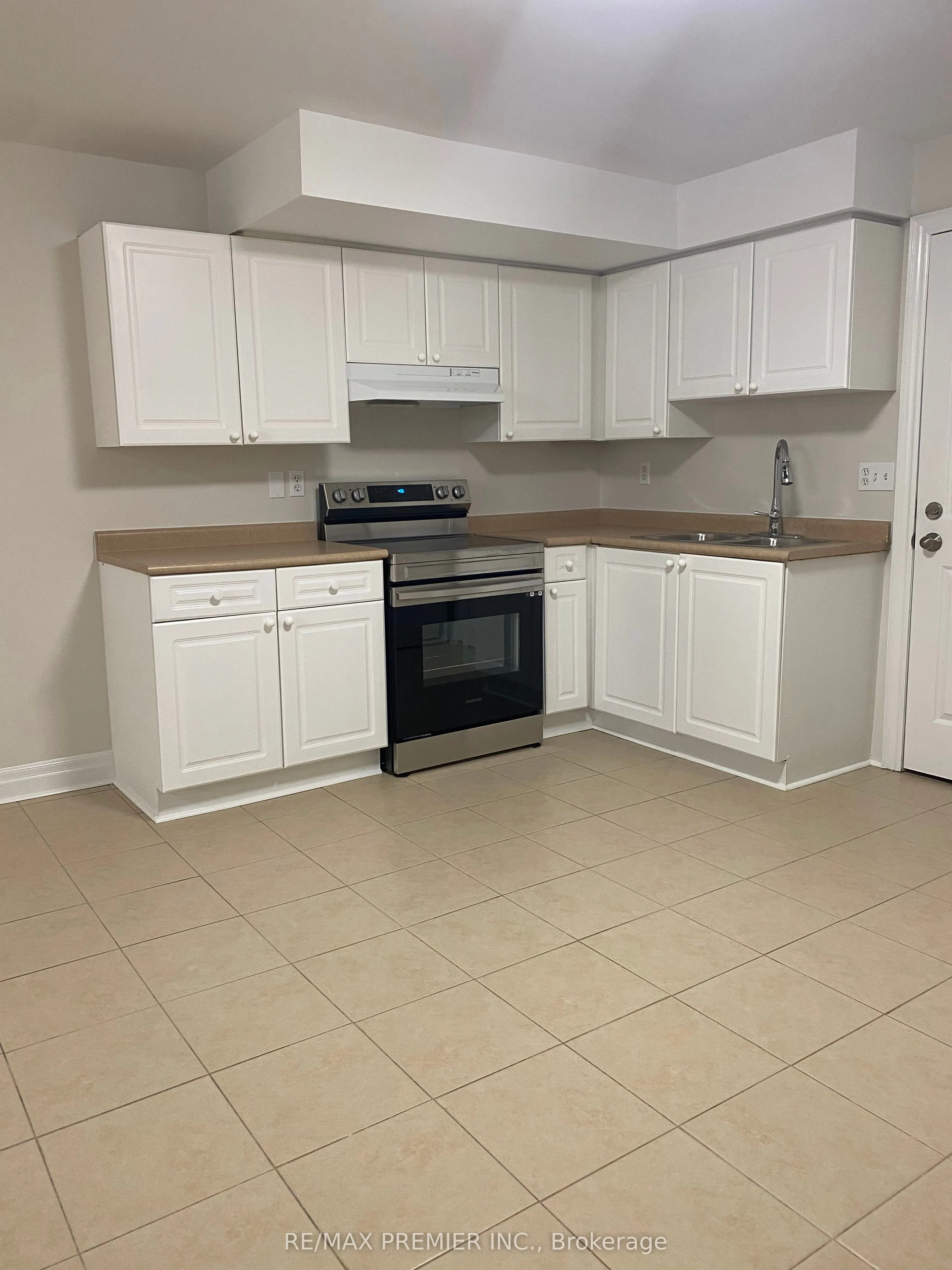 34 Algarve Crescent, #Basement